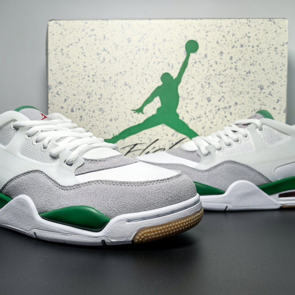 Air Jordan 4 RM “Pine Green”