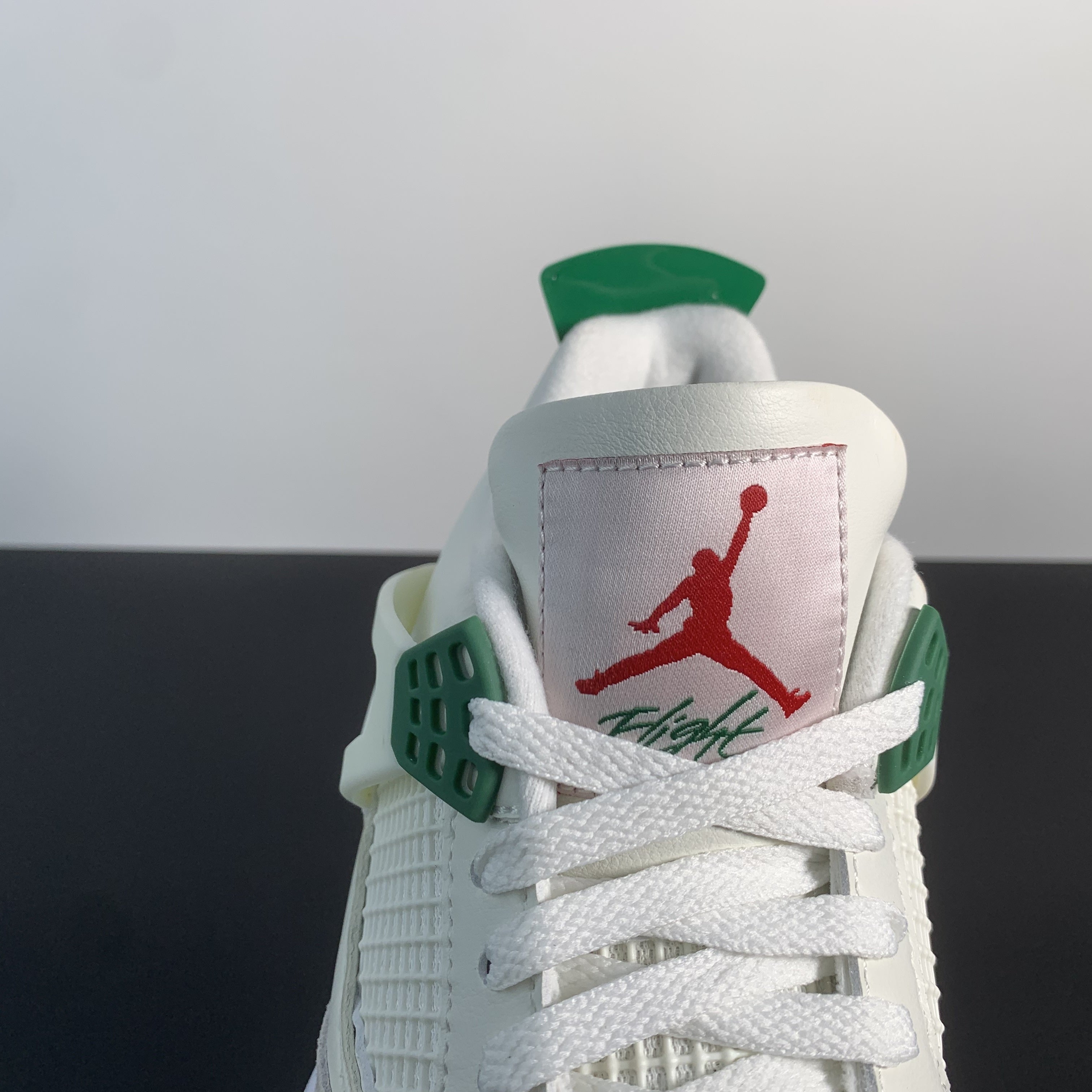 Nike SB x Air Jordan 4 Retro "Pine Green"