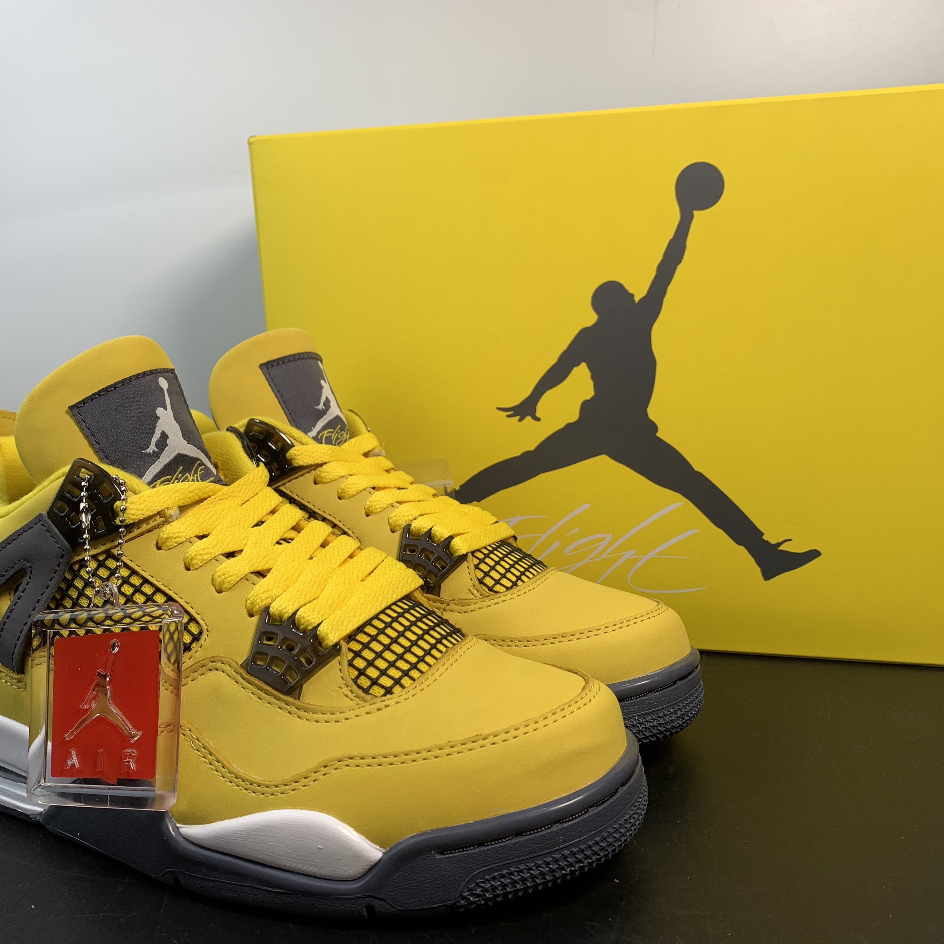 Nike Air Jordan 4 Retro "Lightning" (2021)