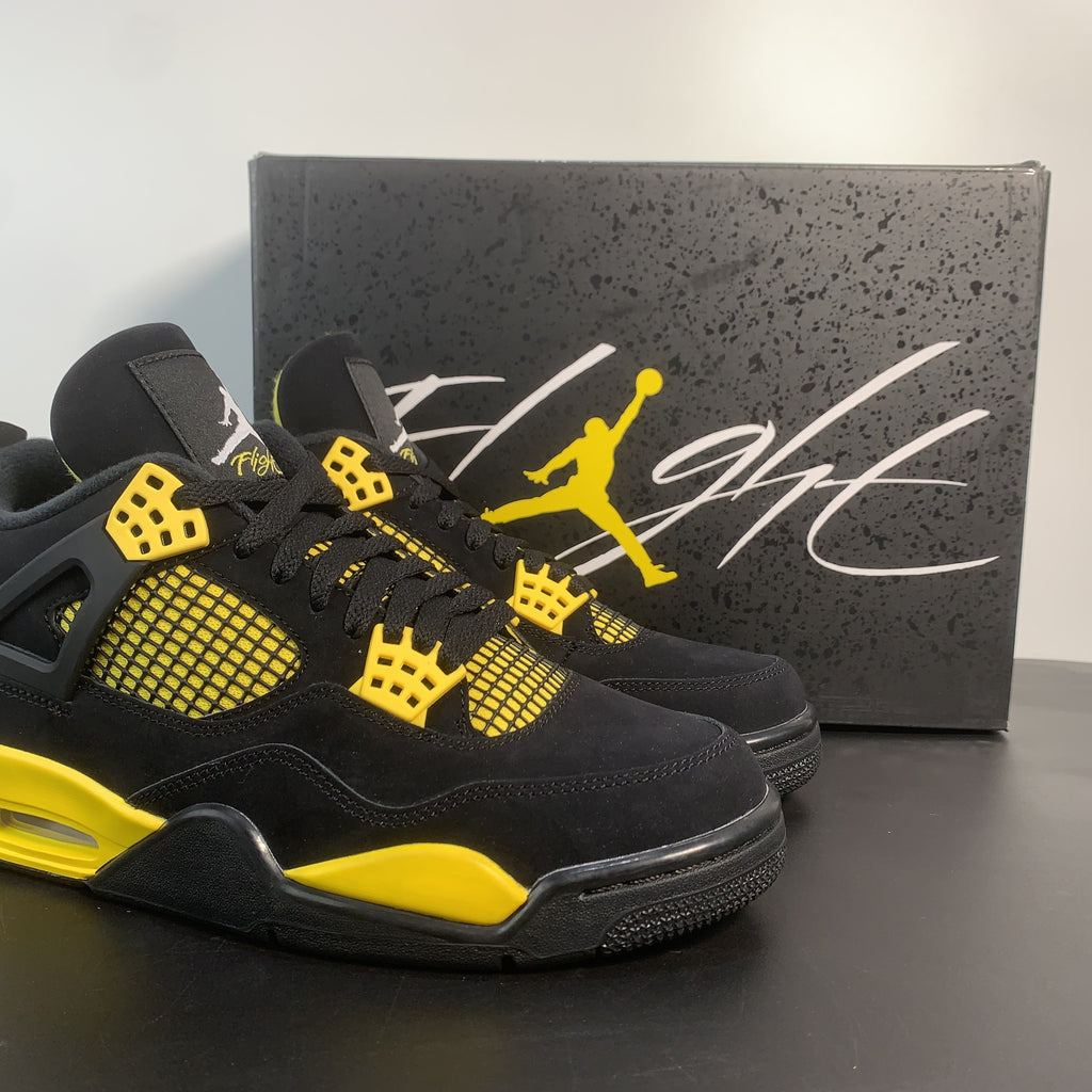 Nike Air Jordan 4 Retro "Thunder"