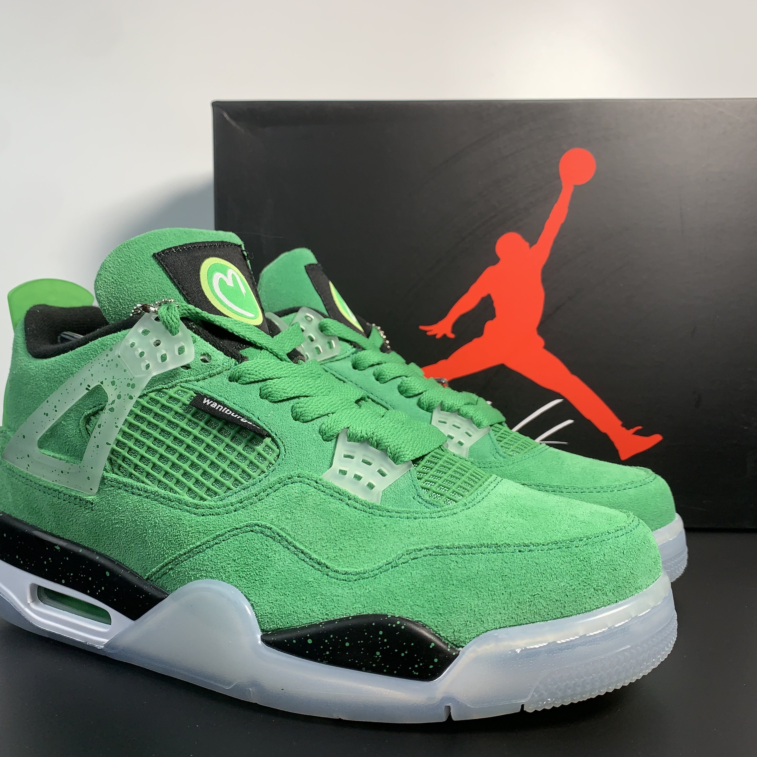 Air Jordan 4 Retro "Wahlburgers" (PE)