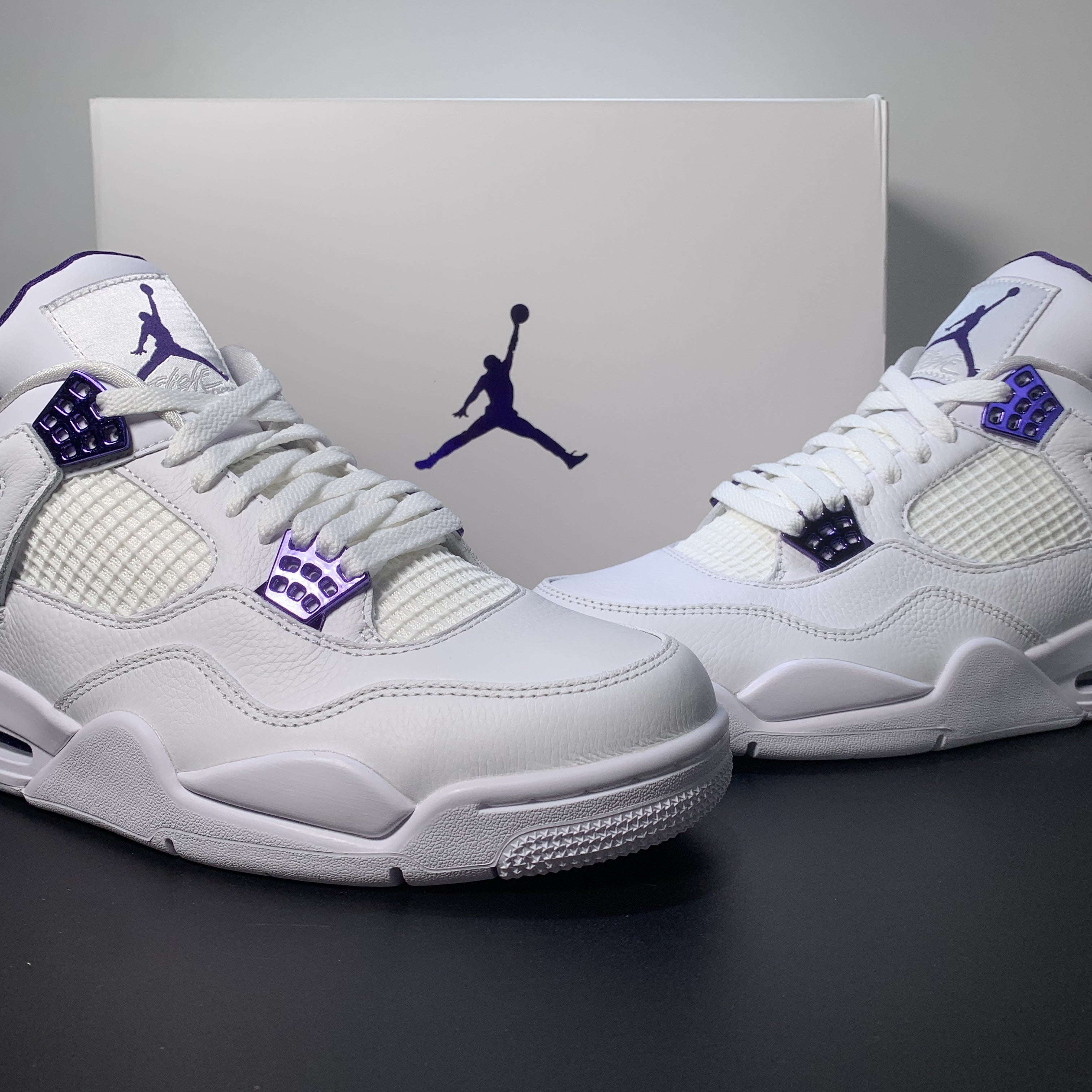 Air Jordan 4 Retro "Metallic Purple"