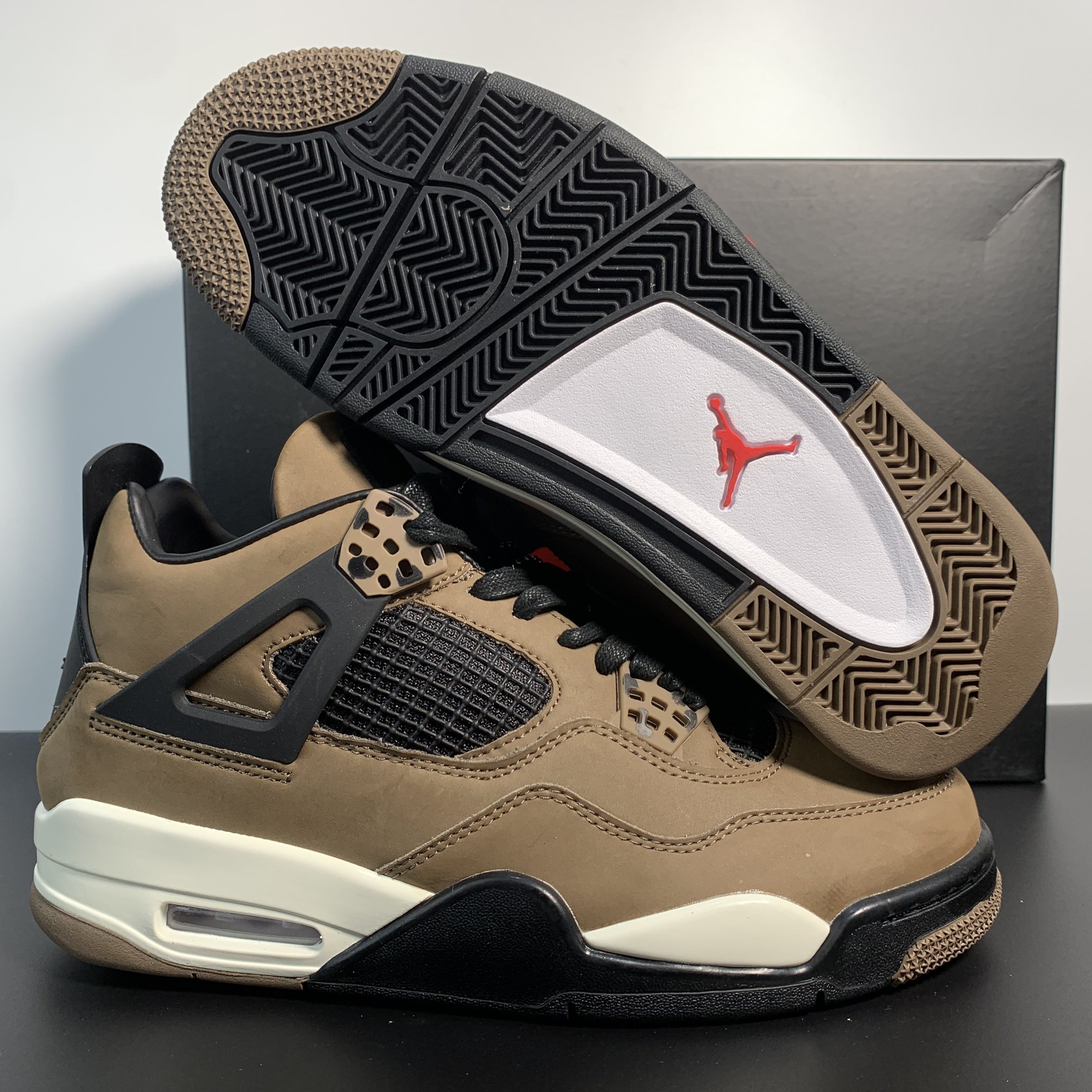 Air Jordan 4 Travis Scott "Mocha"