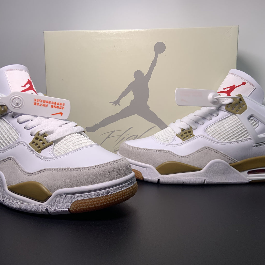 Air Jordan 4 Retro "Metallic Gold"