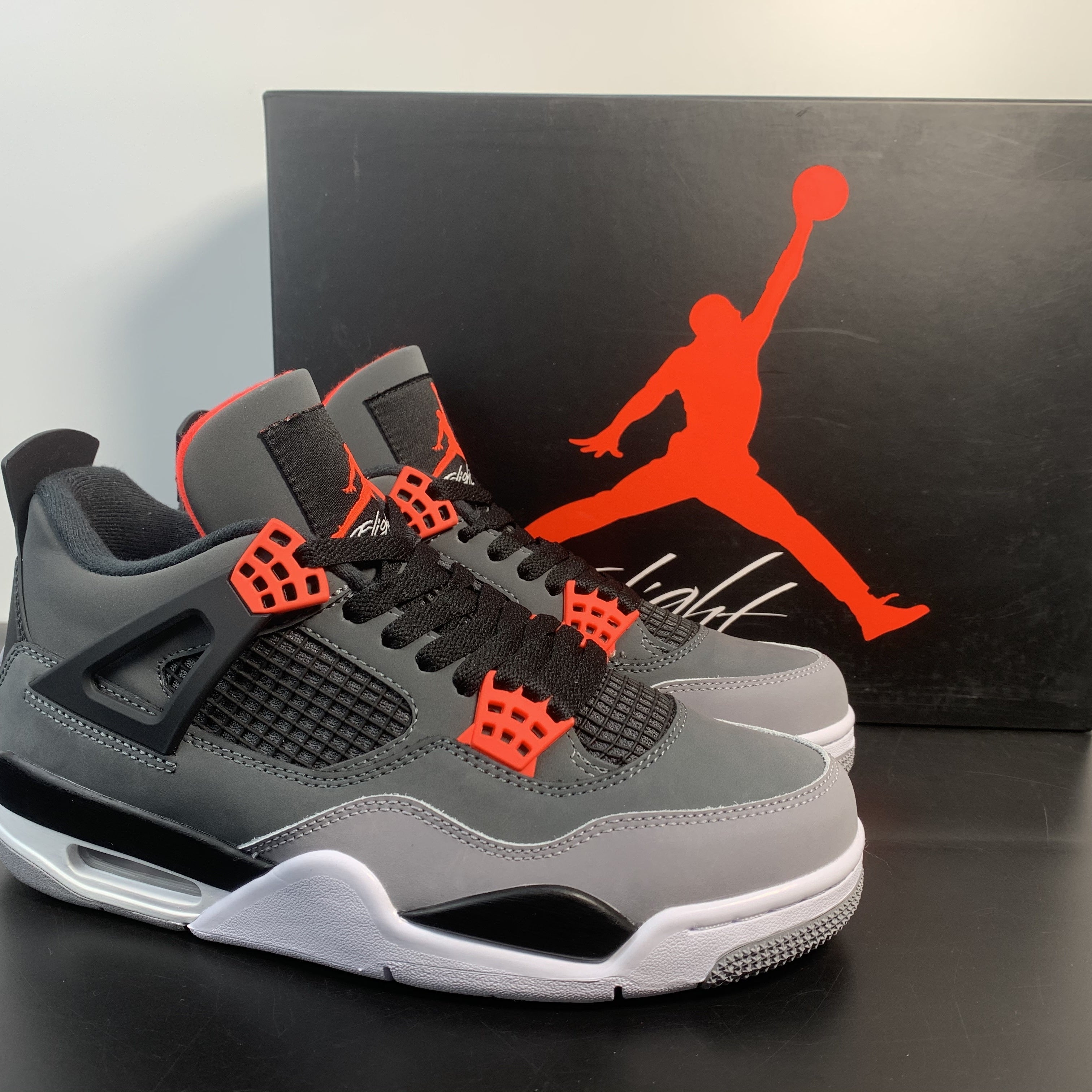 Nike Air Jordan 4 Retro "Infrared"