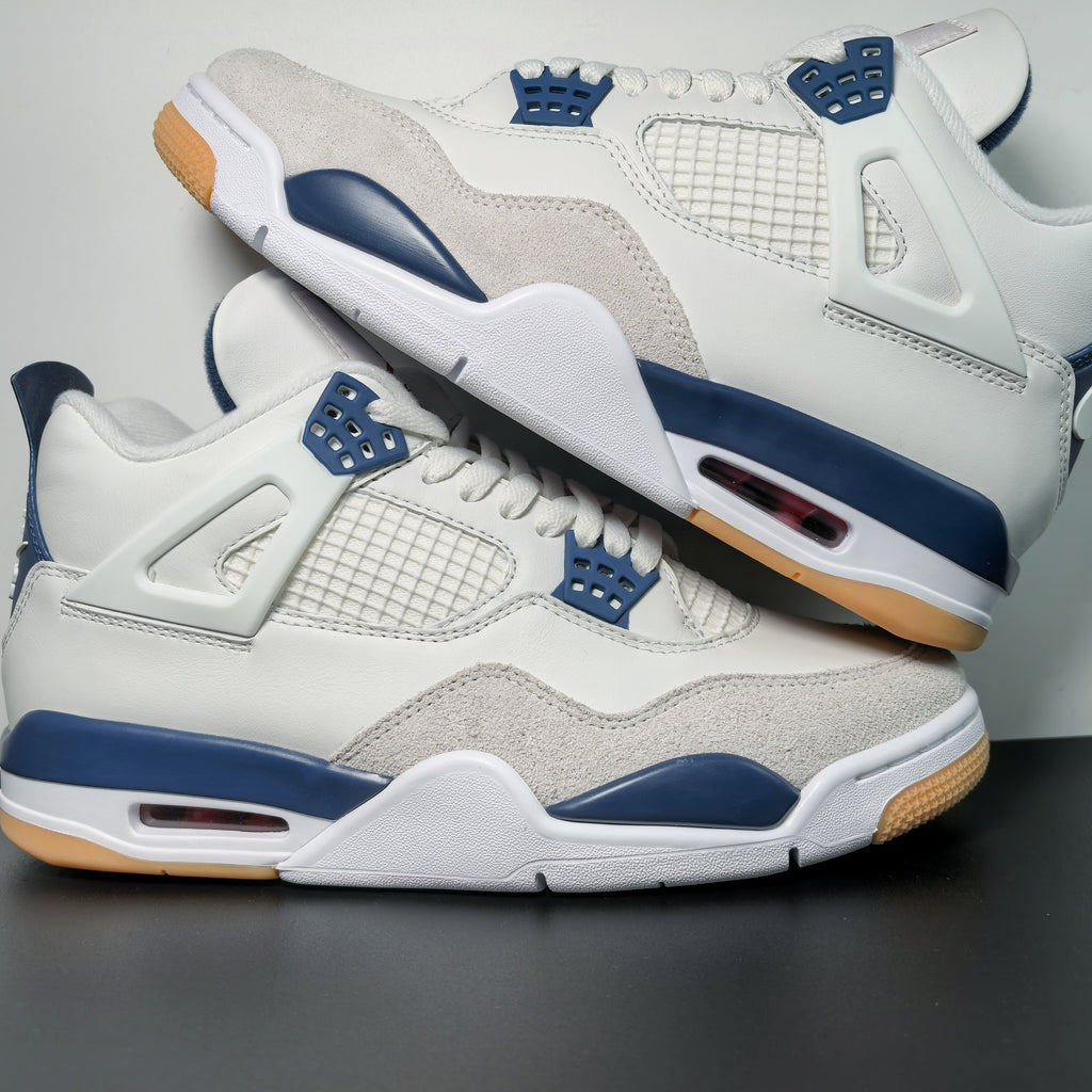 Nike SB x Air Jordan 4 Retro "Navy"