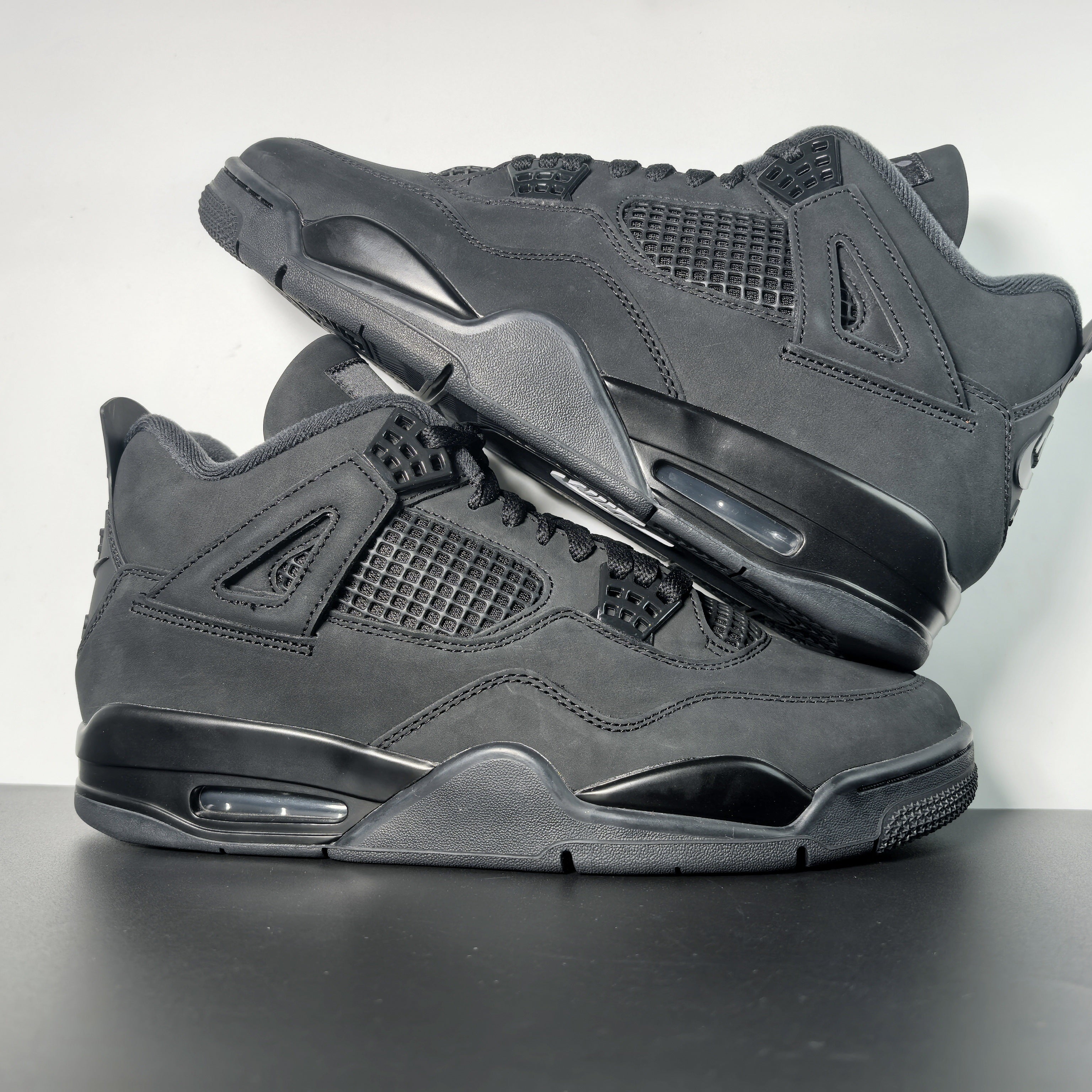 Air Jordan 4 Retro "Black Cat"