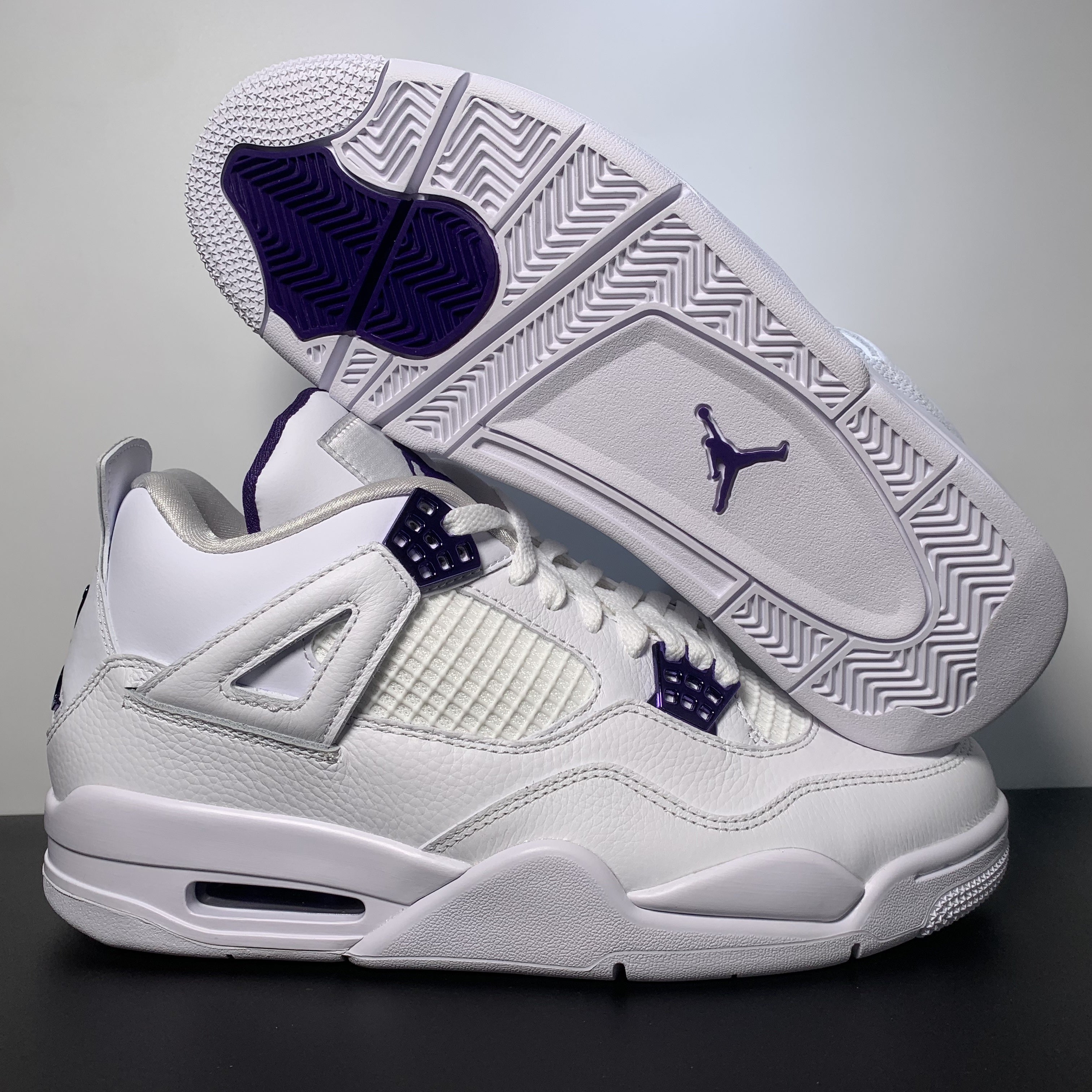 Air Jordan 4 Retro "Metallic Purple"