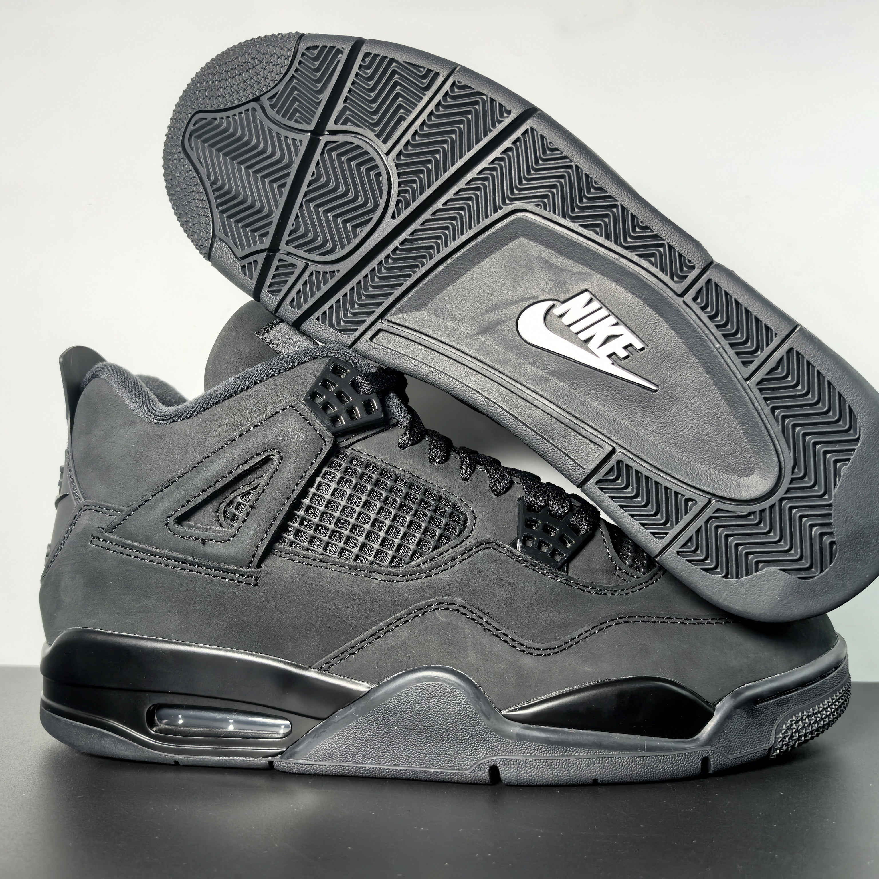 Air Jordan 4 Retro "Black Cat"