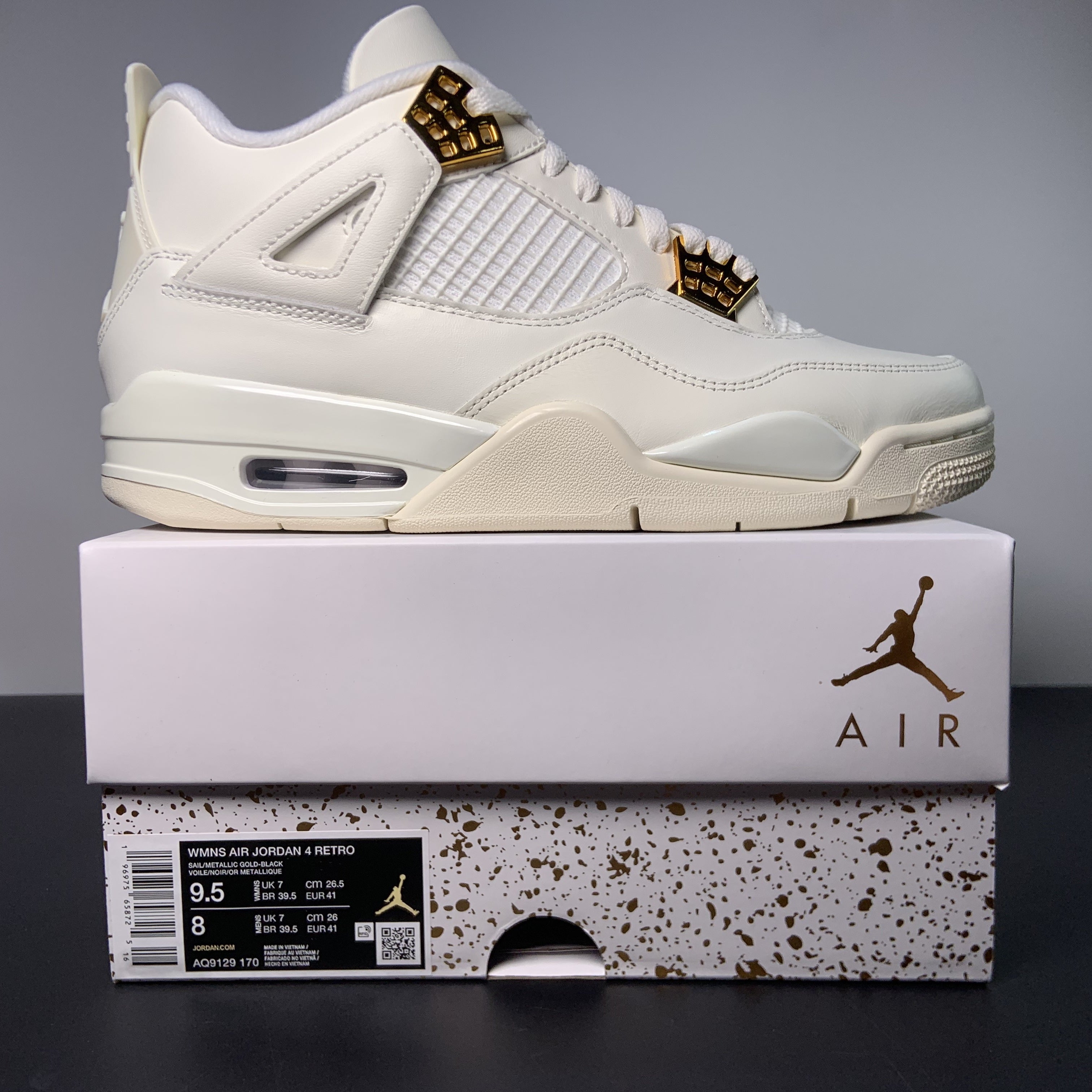 Air Jordan 4 Retro "Metallic Gold"