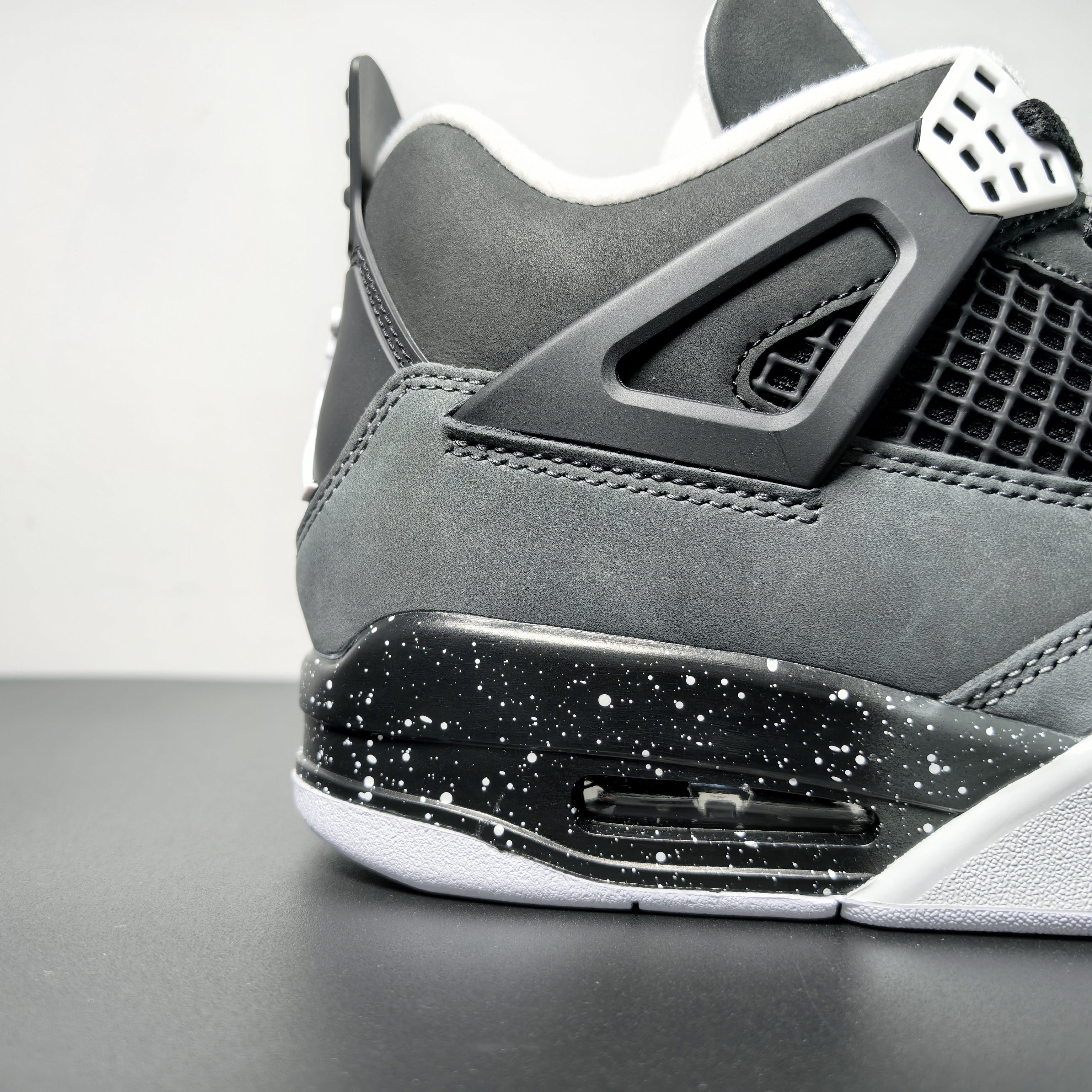 Air Jordan 4 Retro "Fear"