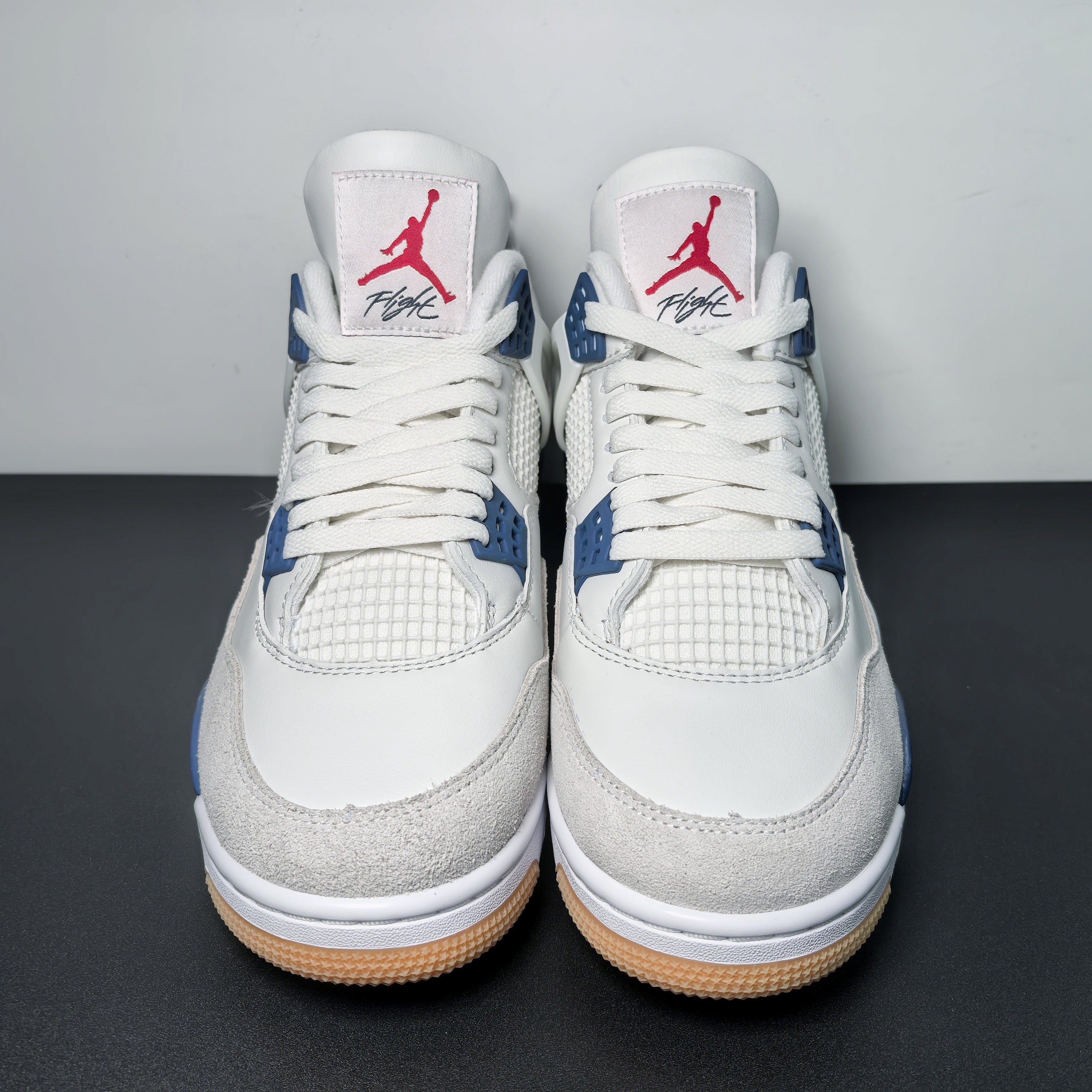 Nike SB x Air Jordan 4 Retro "Navy"