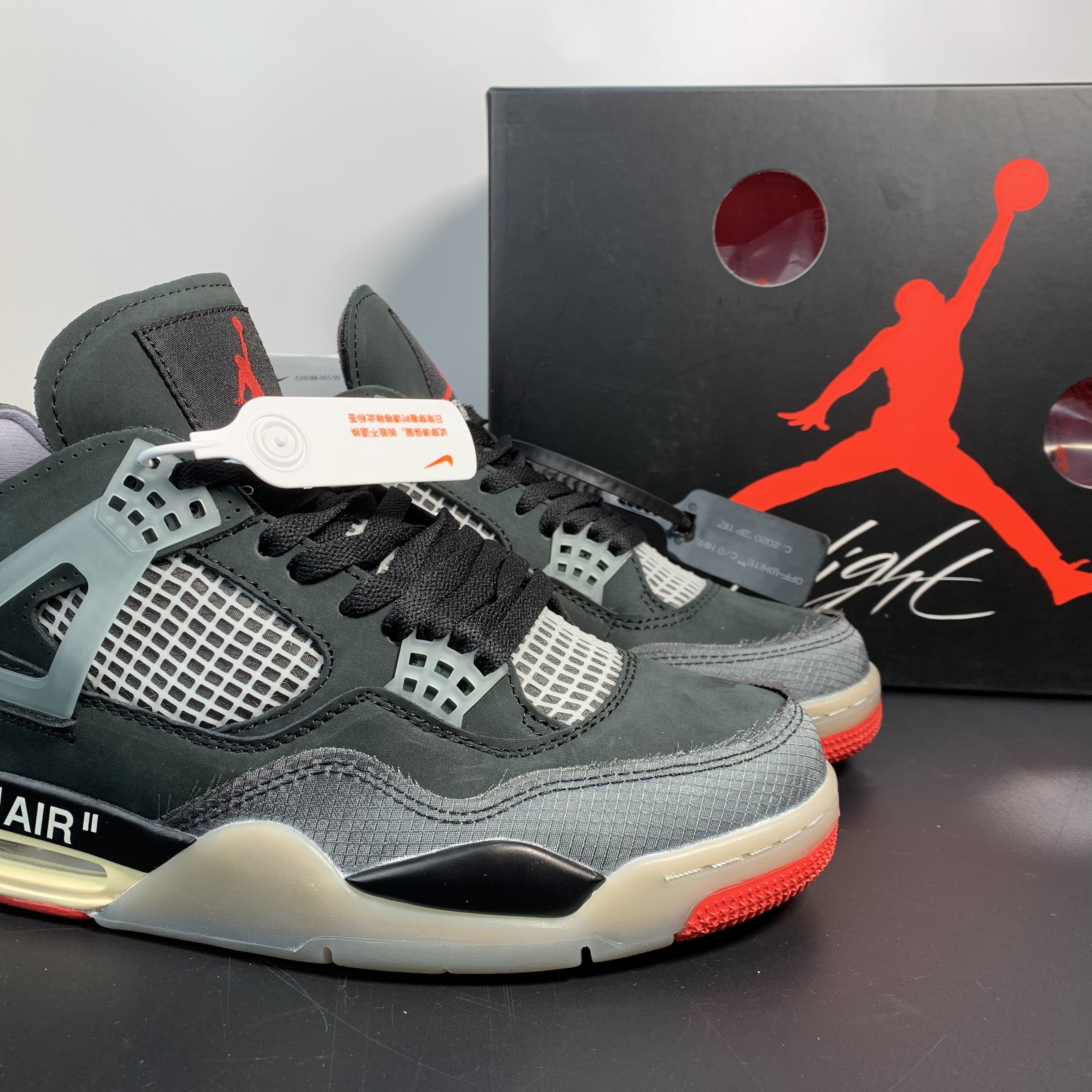 Off-White x Air Jordan 4 Retro "Bred"