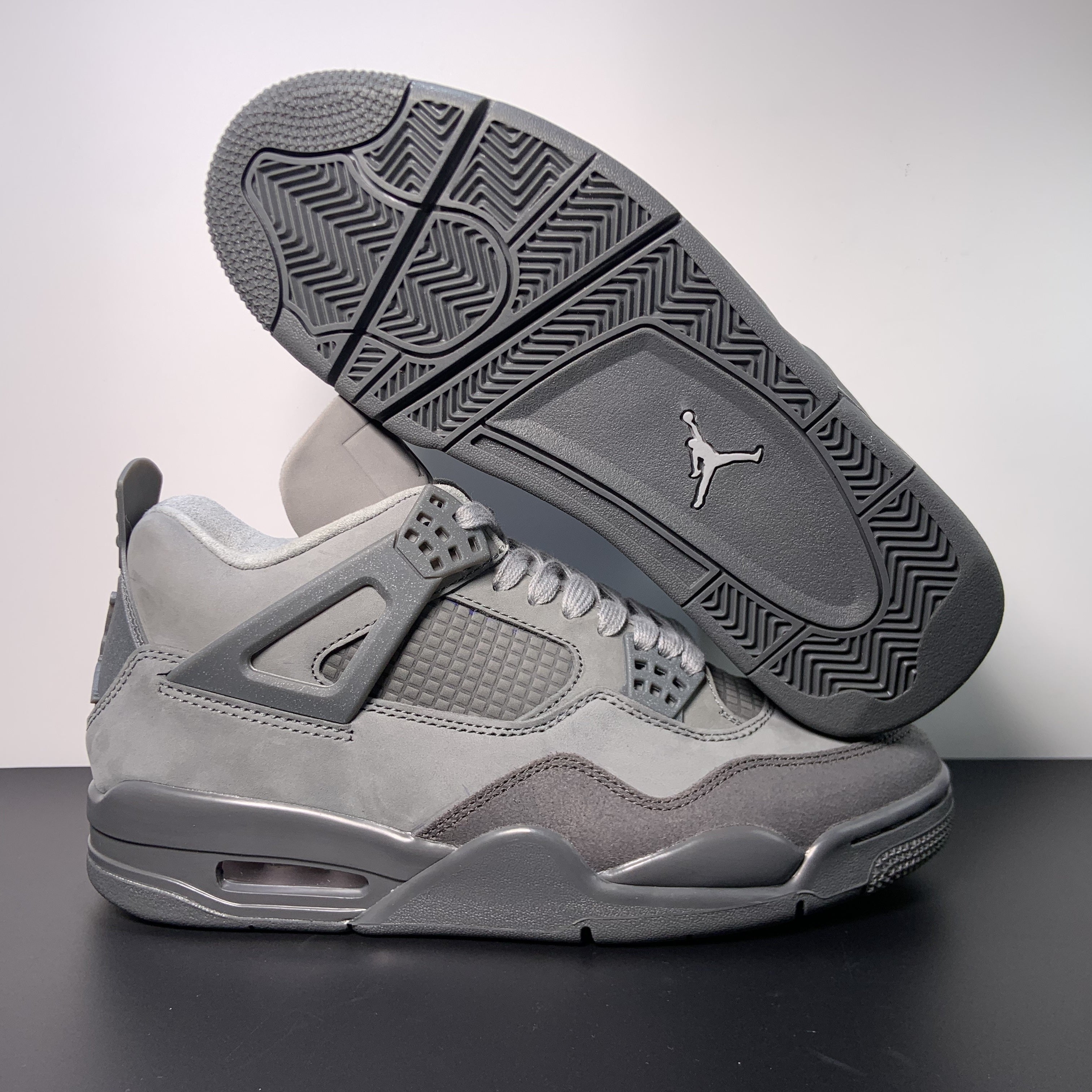 Air Jordan 4 Retro SE "Wet Cement"
