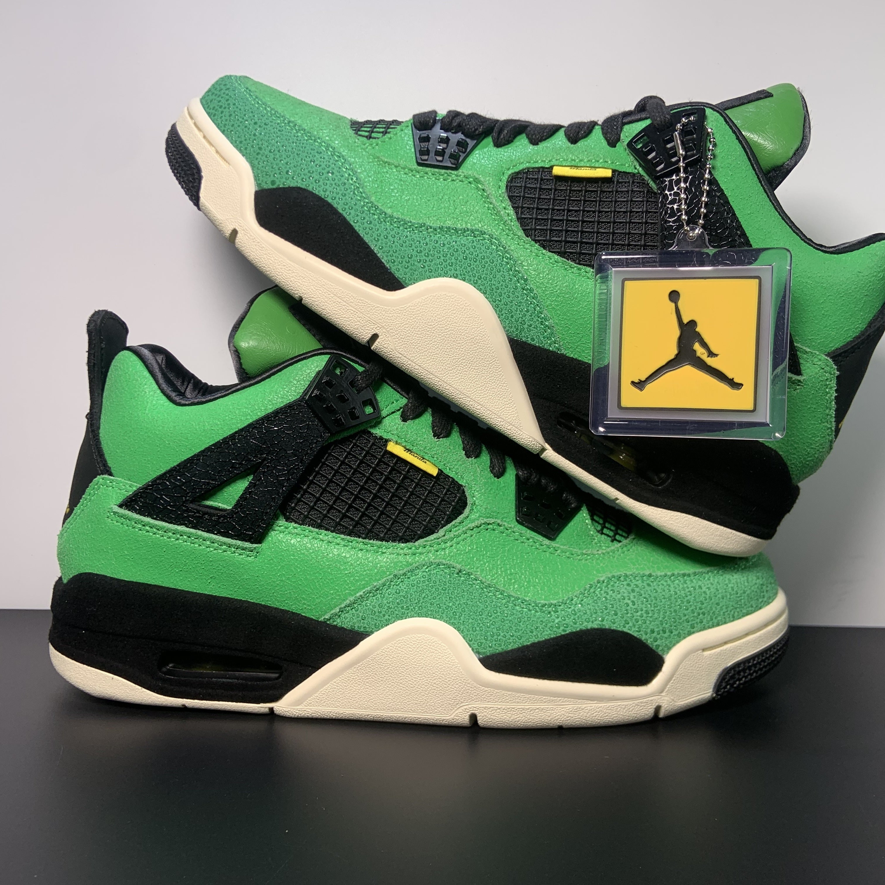 Nike Air Jordan 4 Retro "Manila"