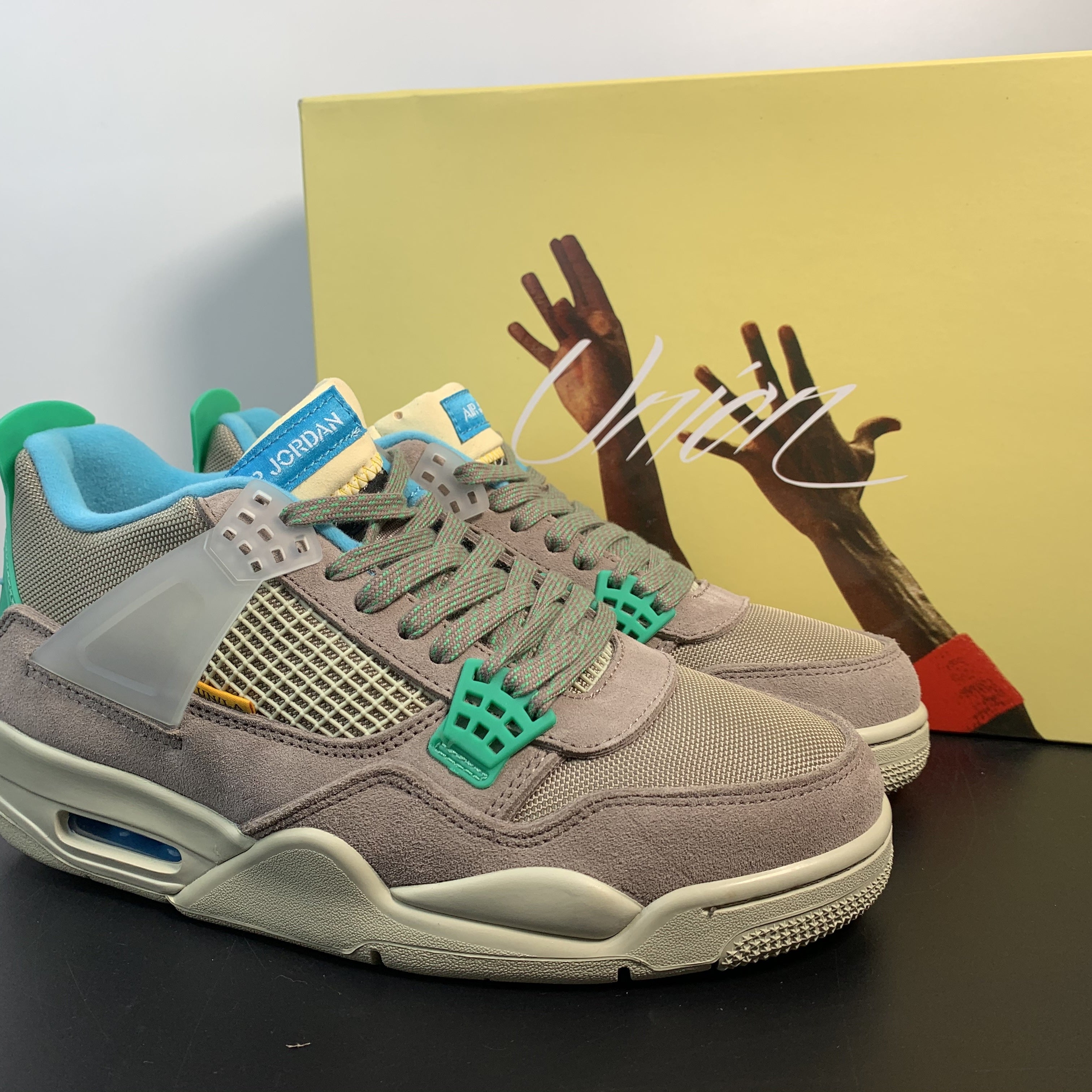 Union LA x Air Jordan 4 Retro "Taupe Haze"