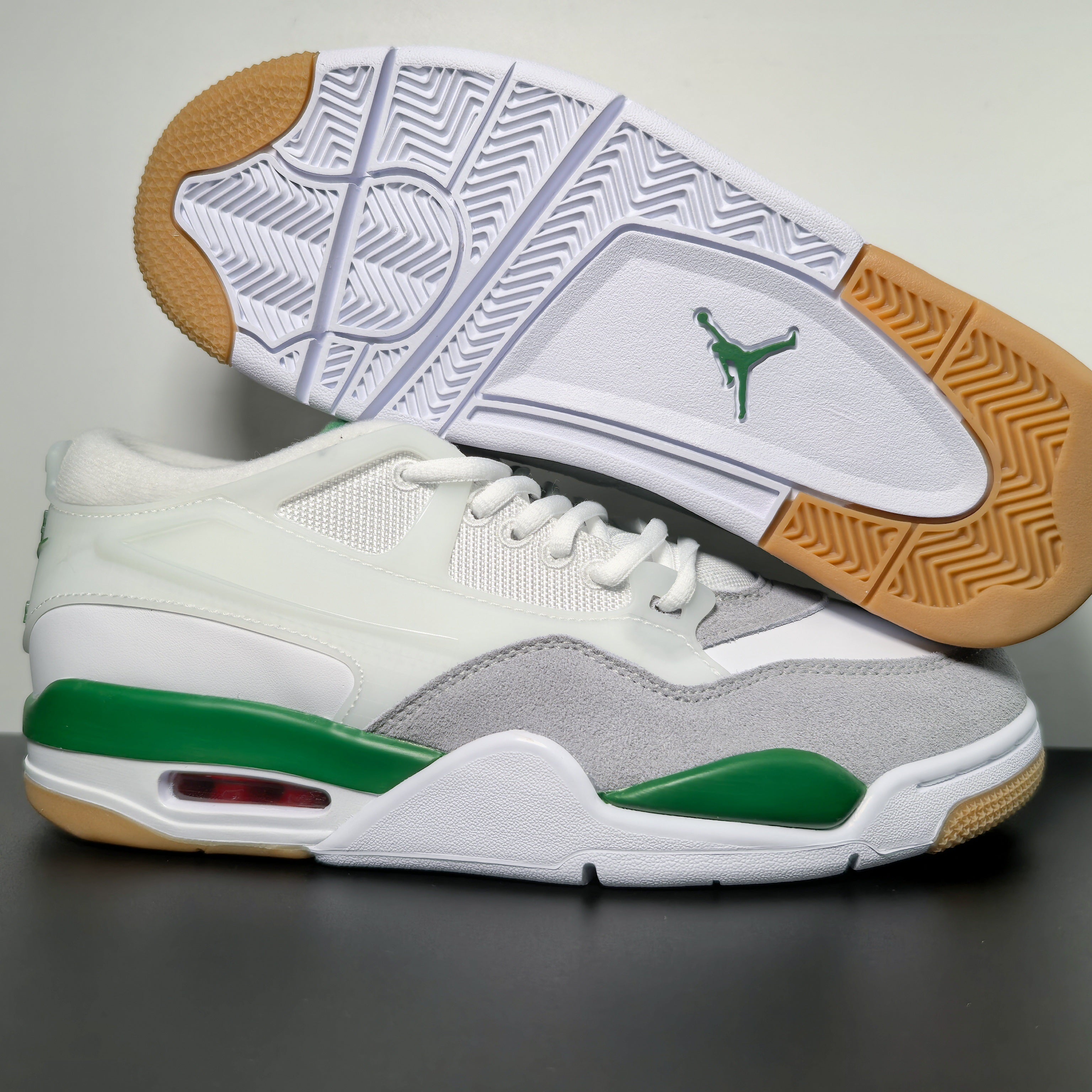 Air Jordan 4 RM “Pine Green”