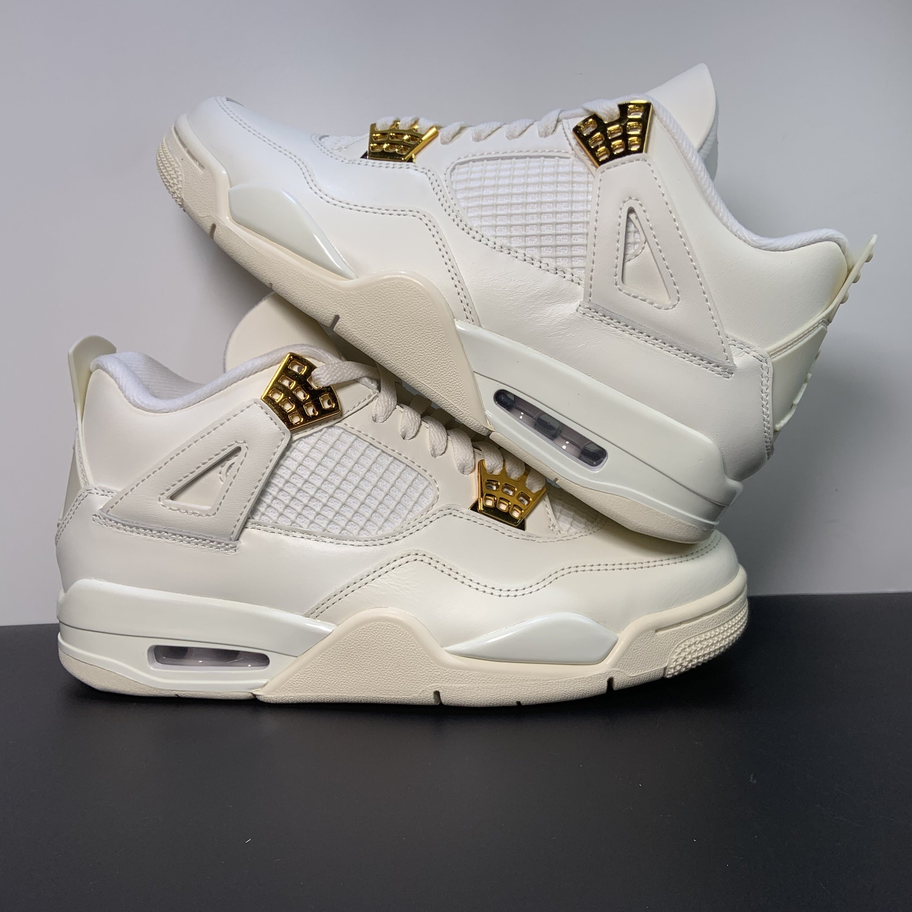 Air Jordan 4 Retro "Metallic Gold"