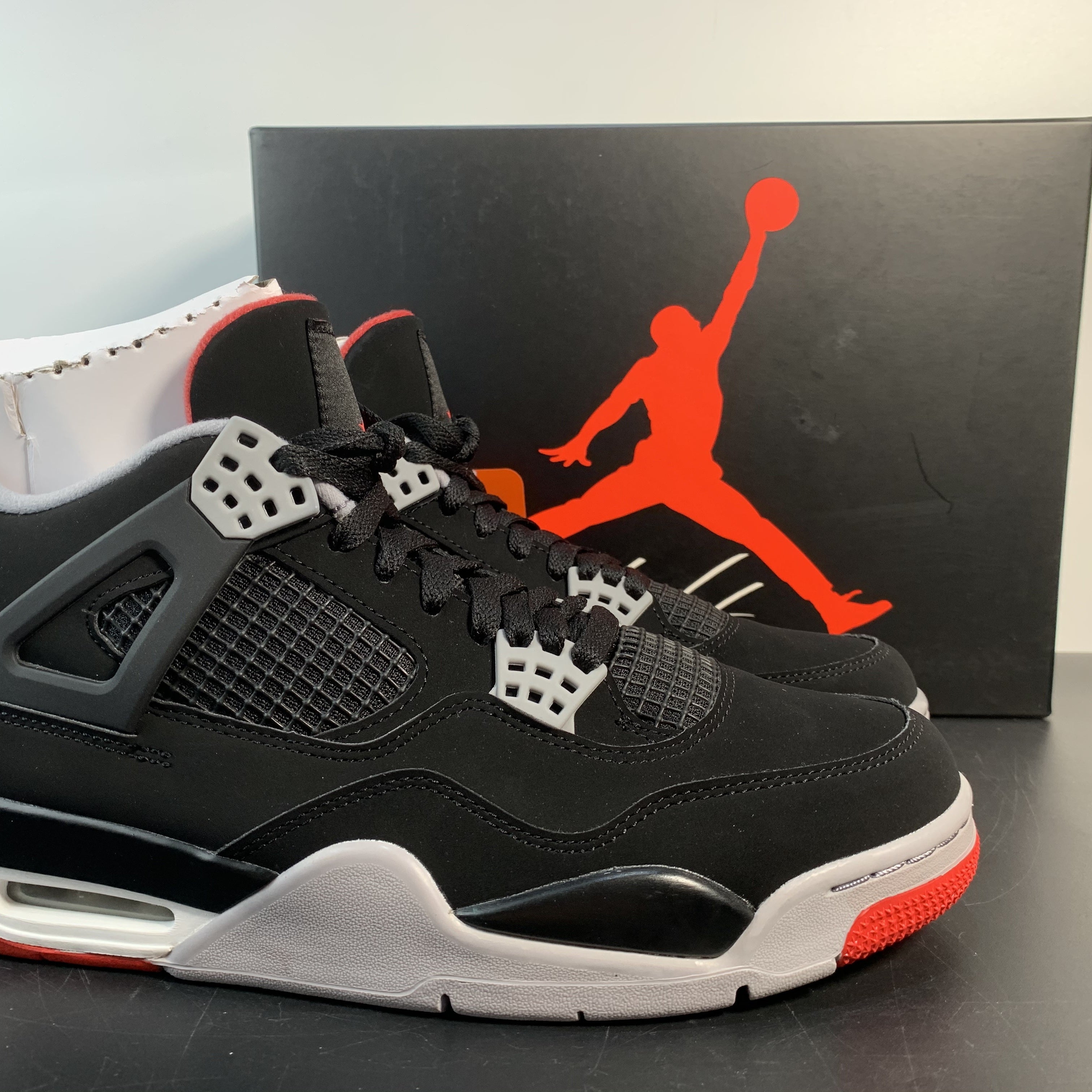 Air Jordan 4 Retro "Bred"