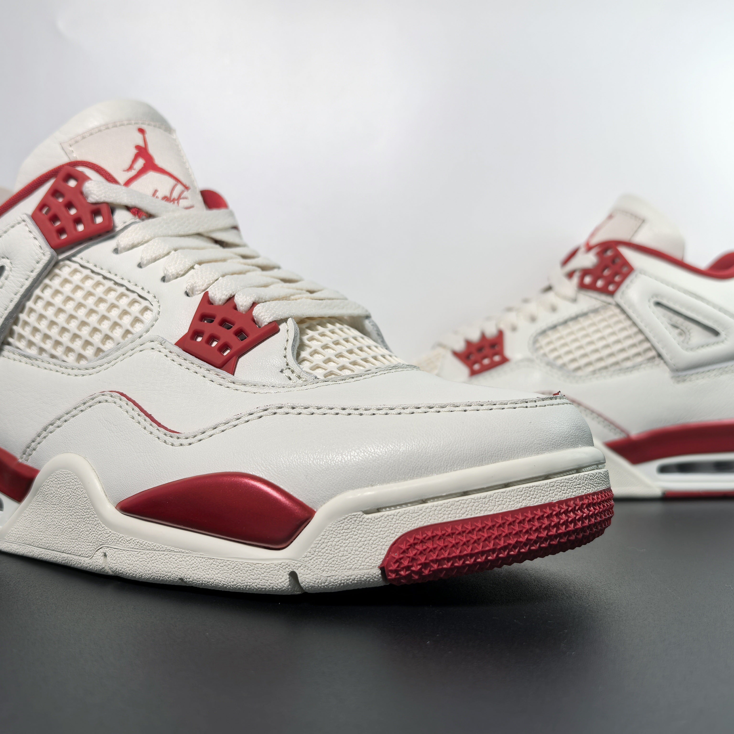 Air Jordan 4 Retro "Metallic Red"