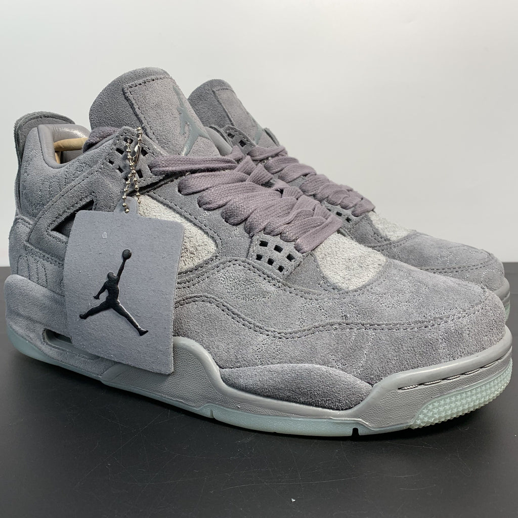 Air Jordan 4 Retro x KAWS "Cool Grey"