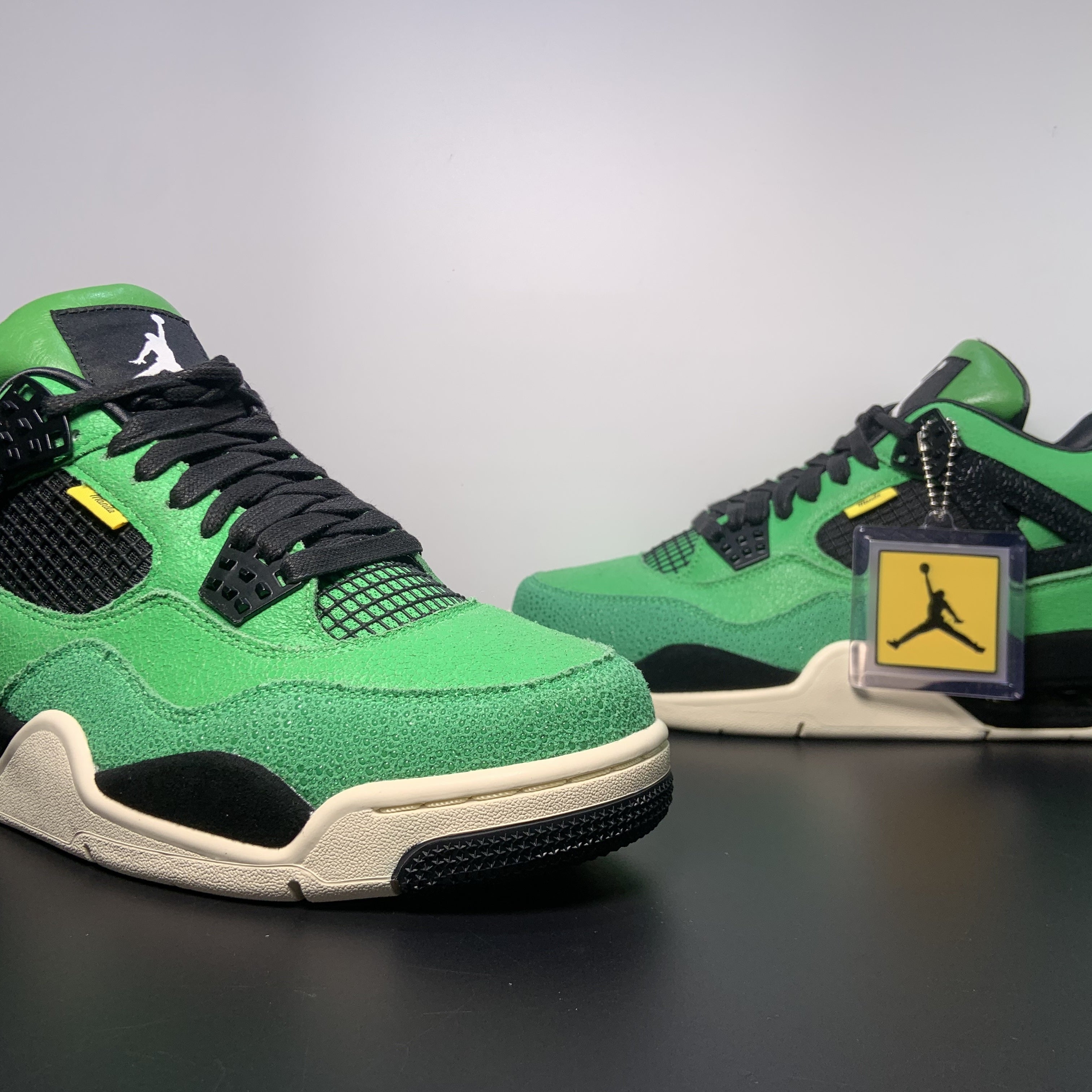 Nike Air Jordan 4 Retro "Manila"