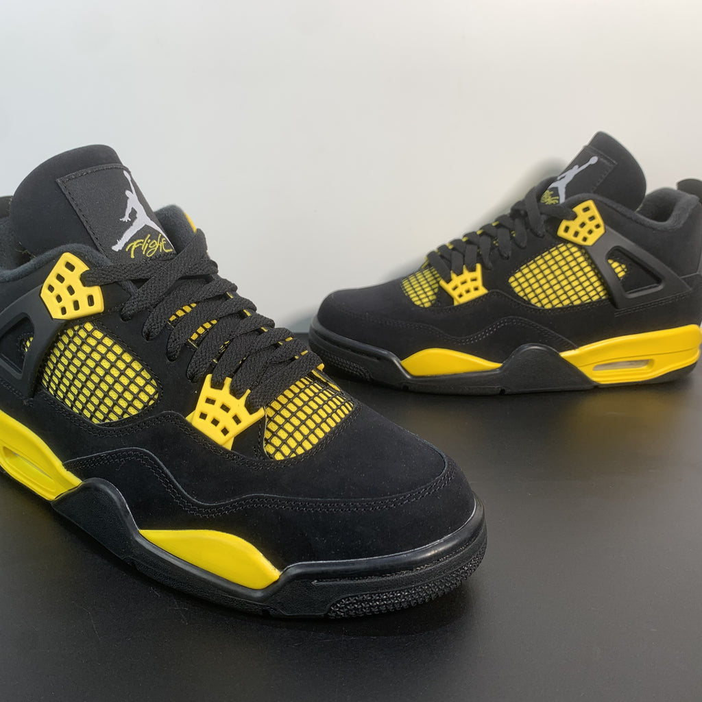 Nike Air Jordan 4 Retro "Thunder"