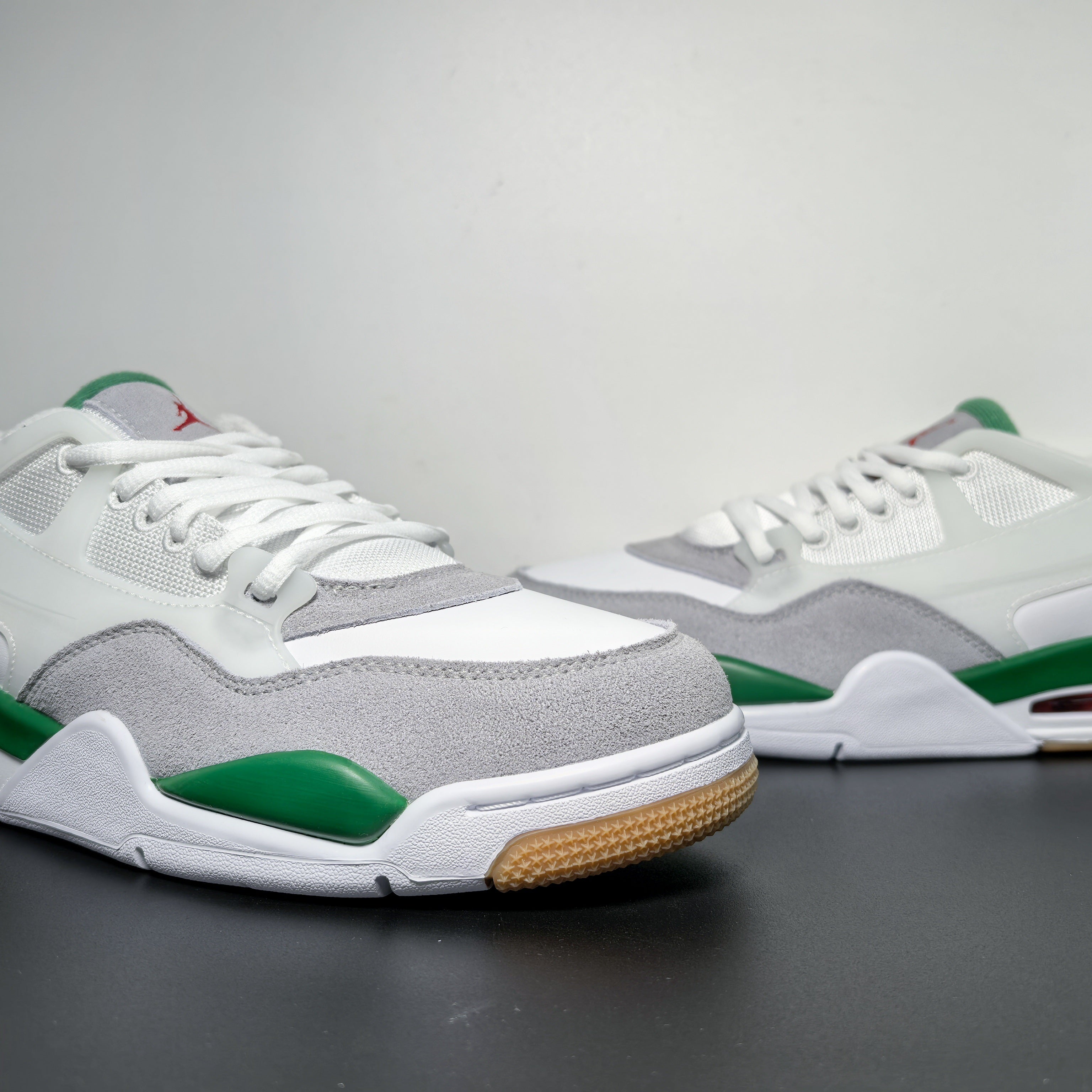 Air Jordan 4 RM “Pine Green”