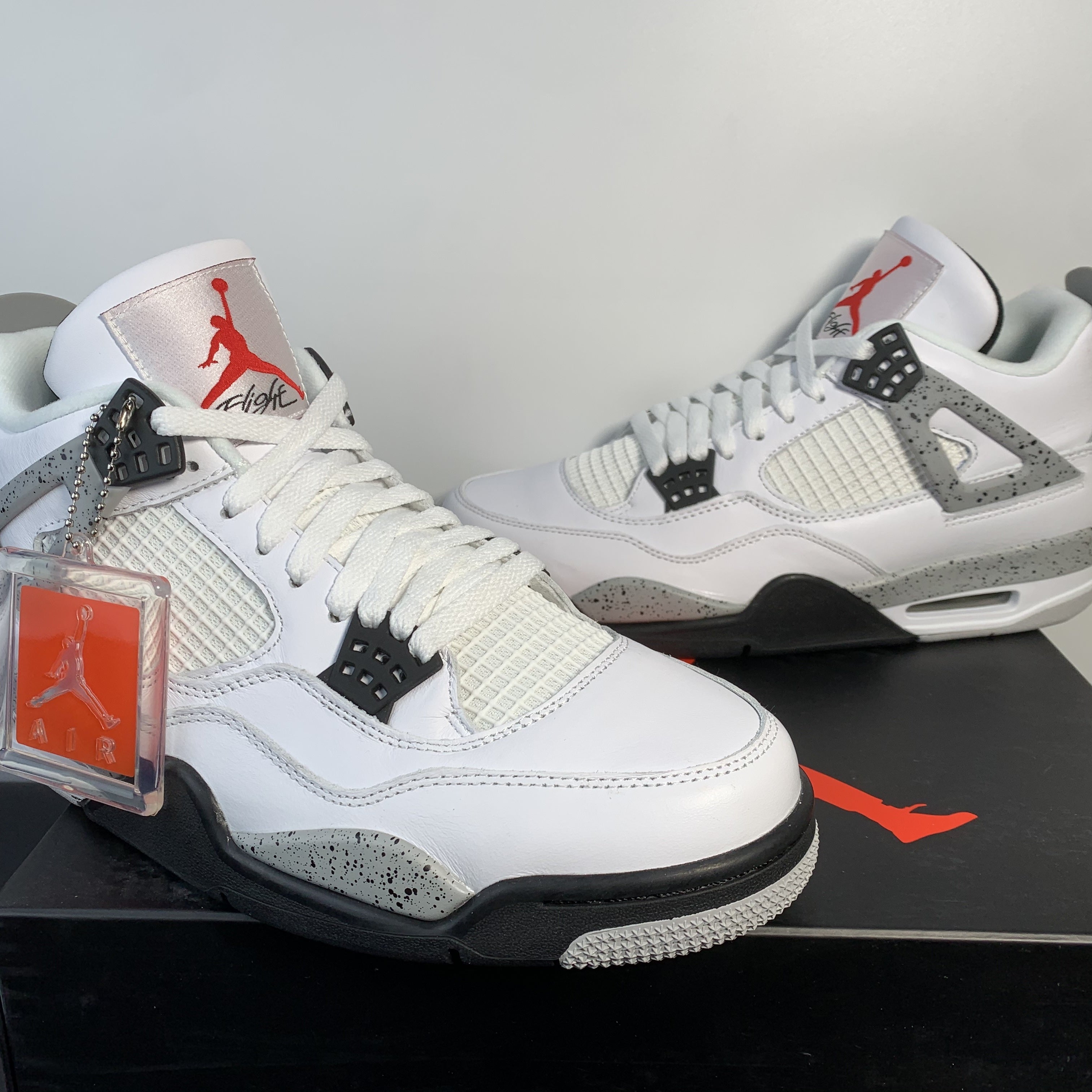 Nike Air Jordan 4 Retro "White Cement"