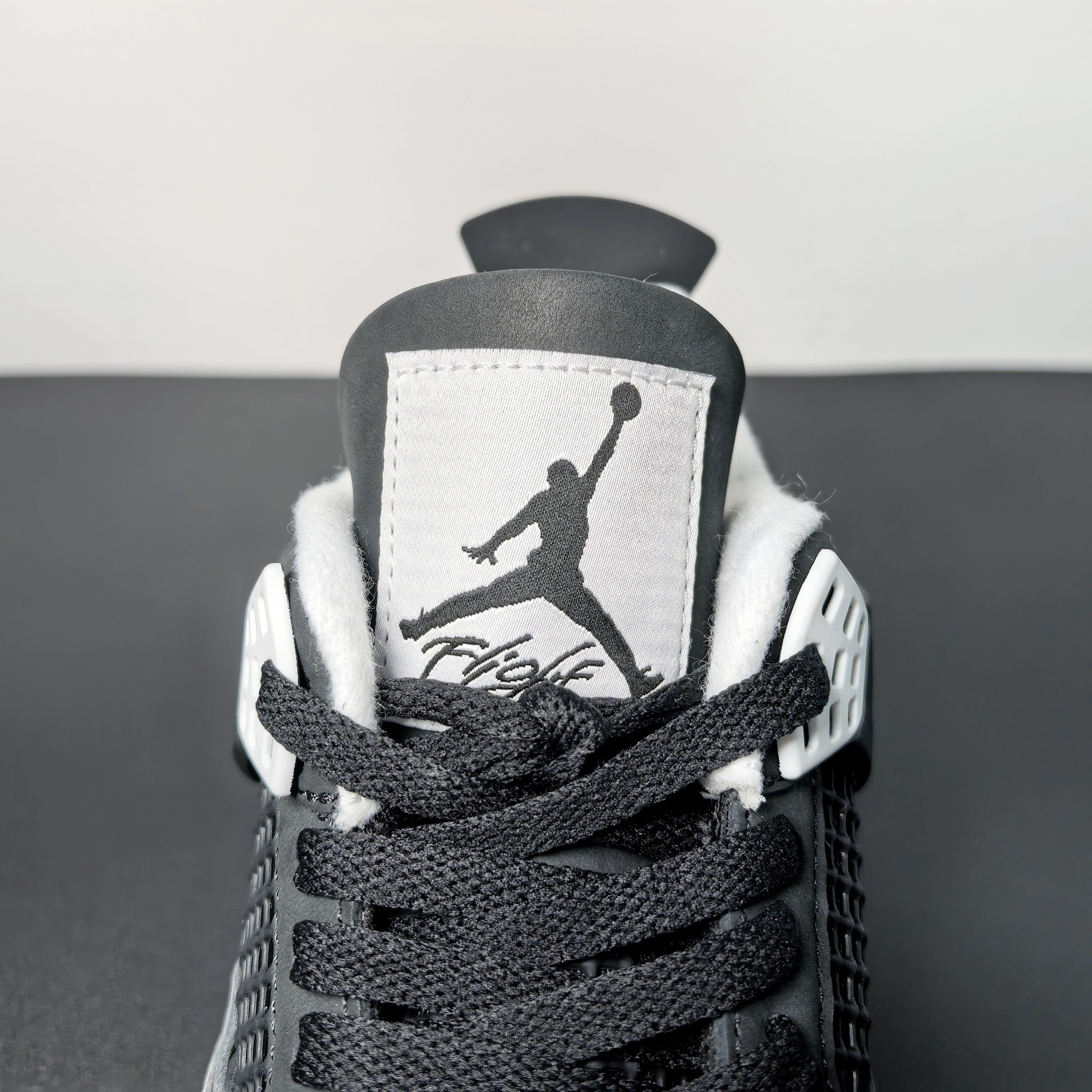 Air Jordan 4 Retro "Fear"
