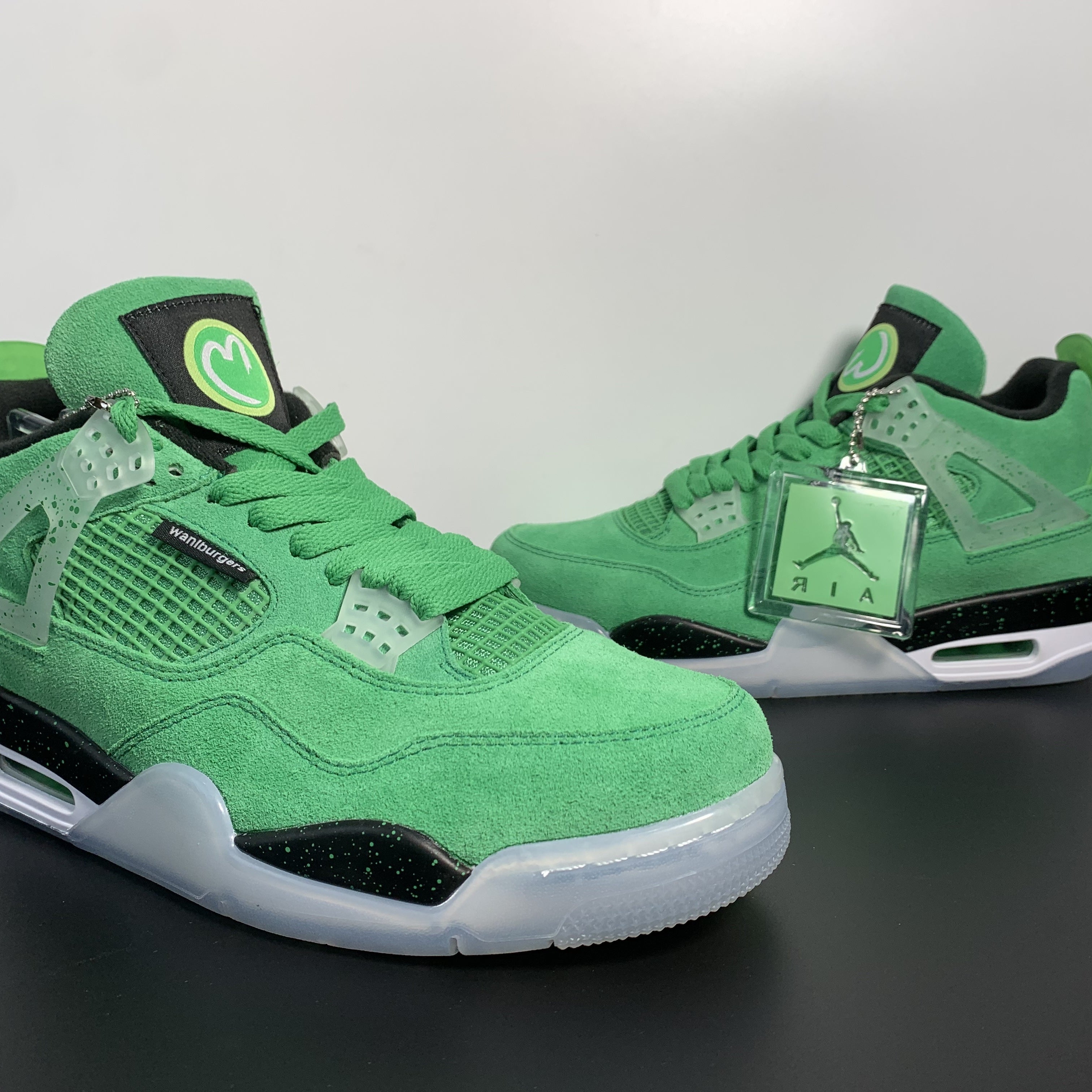 Air Jordan 4 Retro "Wahlburgers" (PE)
