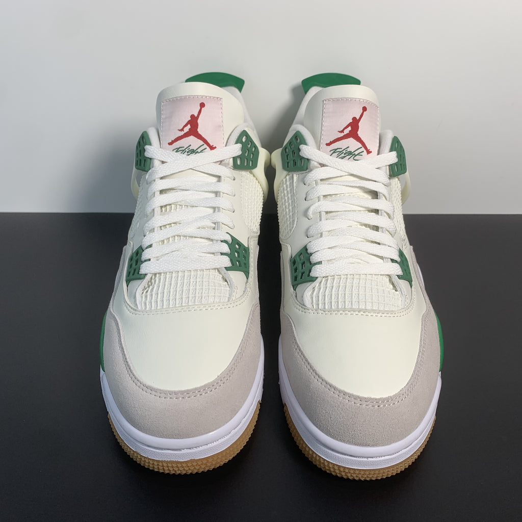 Nike SB x Air Jordan 4 Retro "Pine Green"