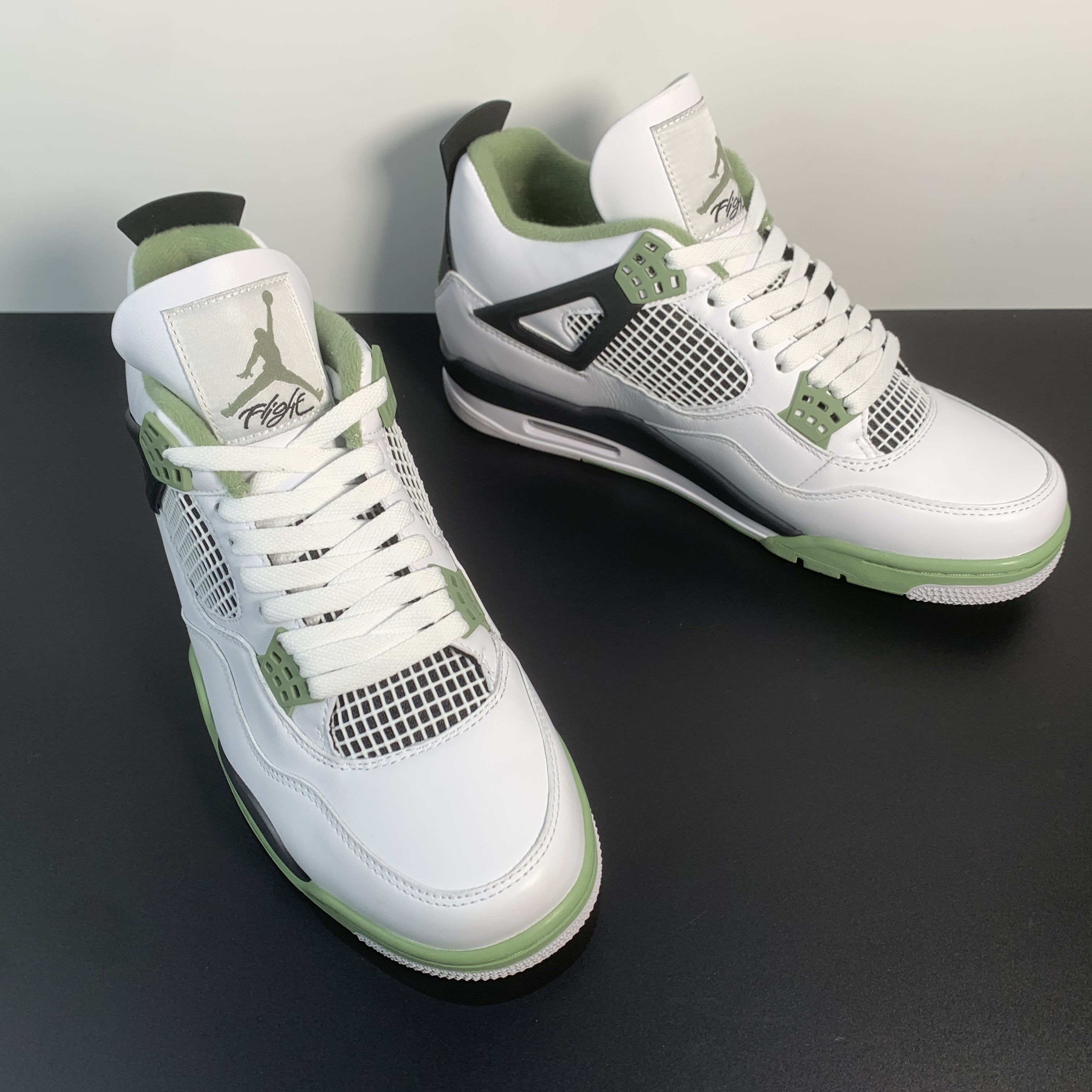 Nike Air Jordan 4 Retro "Seafoam"