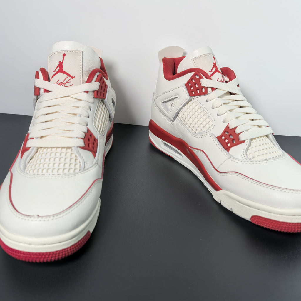 Air Jordan 4 Retro "Metallic Red"