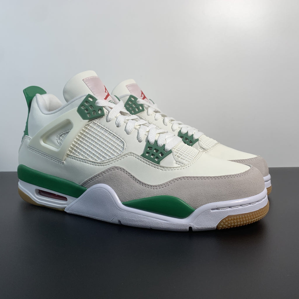 Nike SB x Air Jordan 4 Retro "Pine Green"