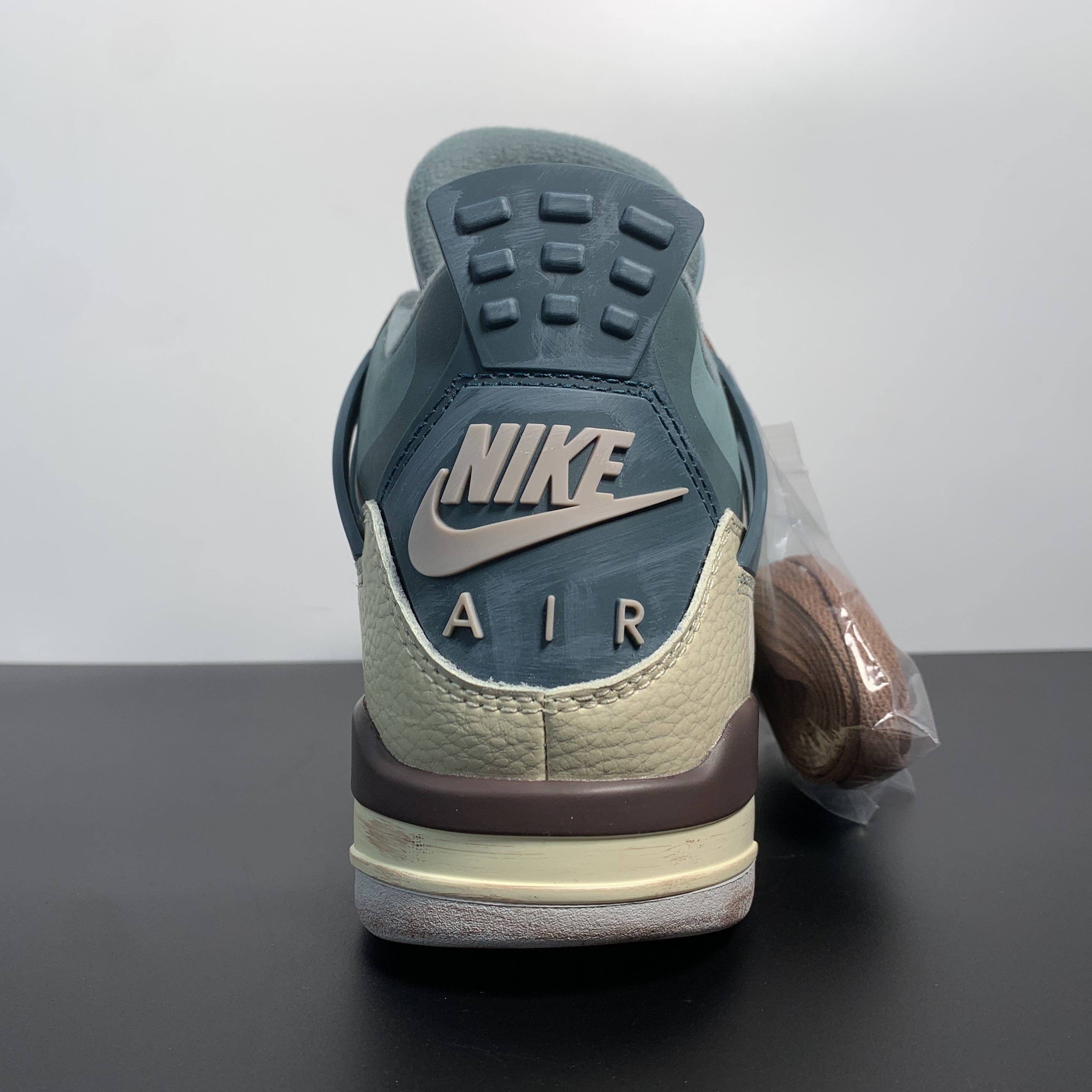 Air Jordan 4 Retro "Snorlax"