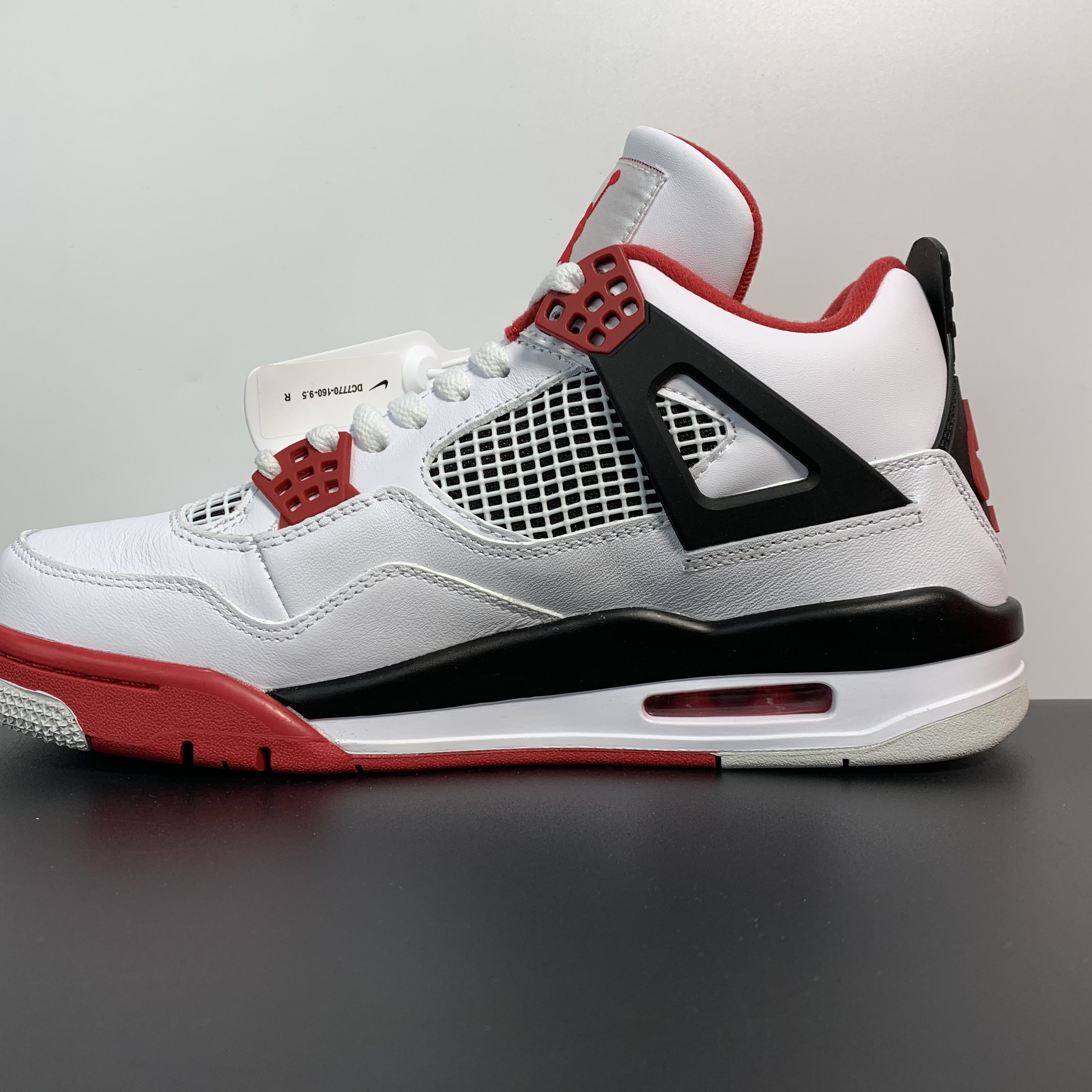 Air Jordan 4 Retro "Fire Red"