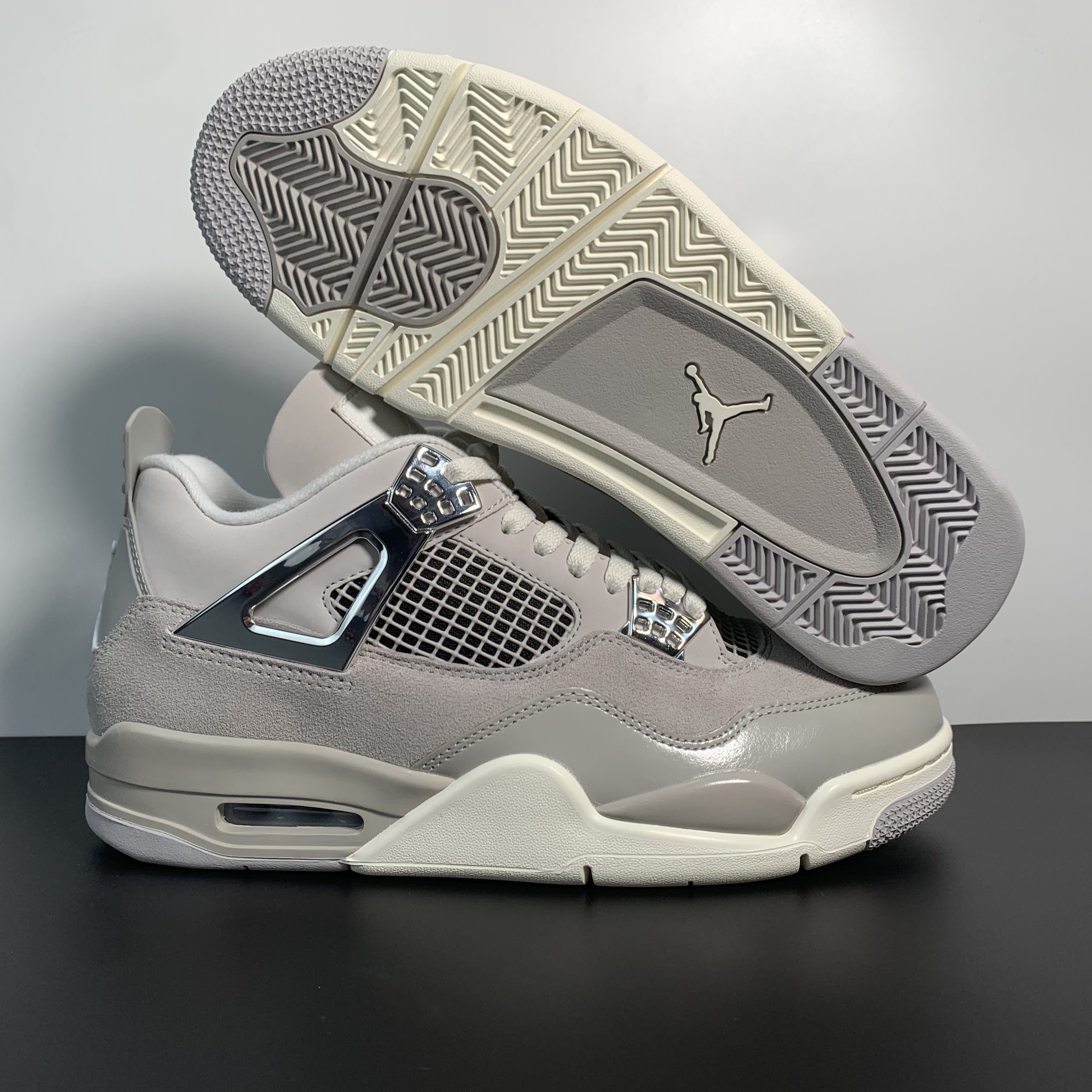 Air Jordan 4 Retro "Frozen Moments"