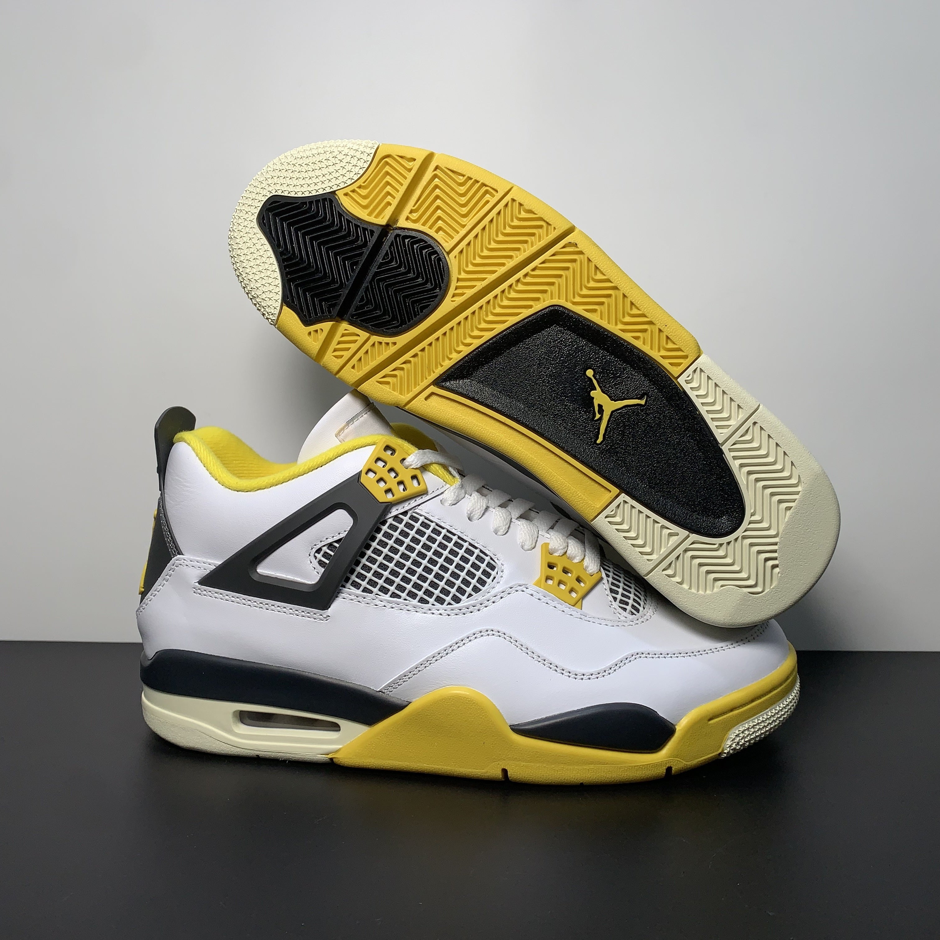 Nike Air Jordan 4 Retro 'Vivid Sulfur'