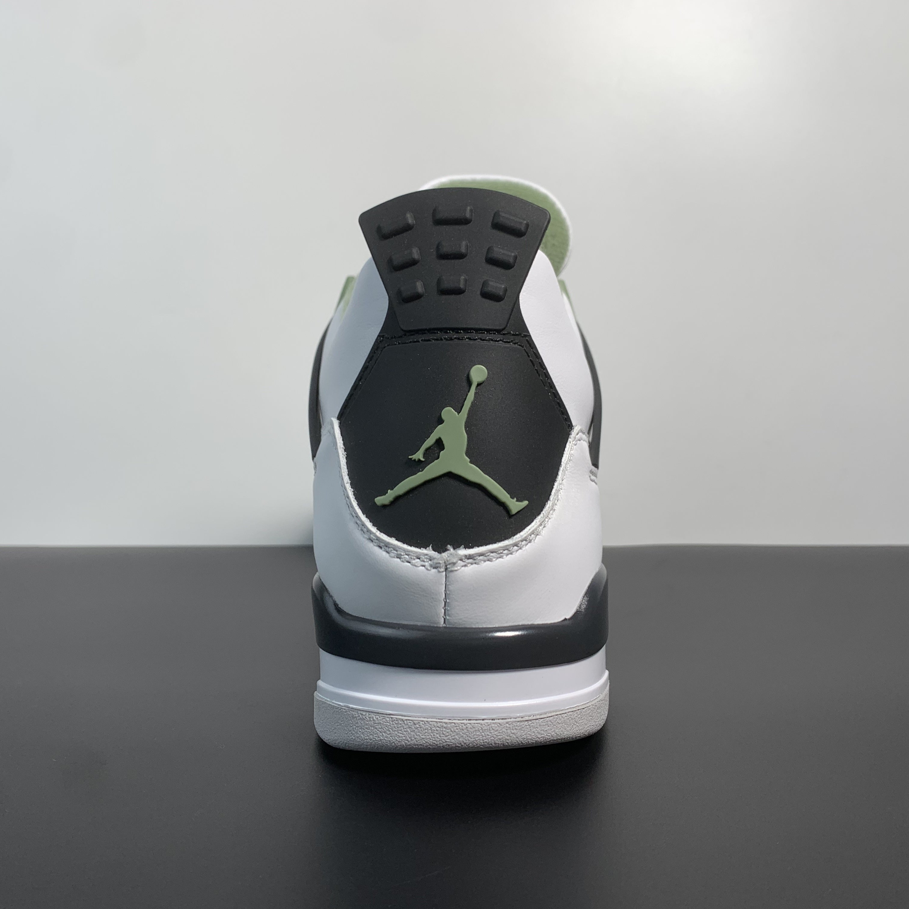 Nike Air Jordan 4 Retro "Seafoam"