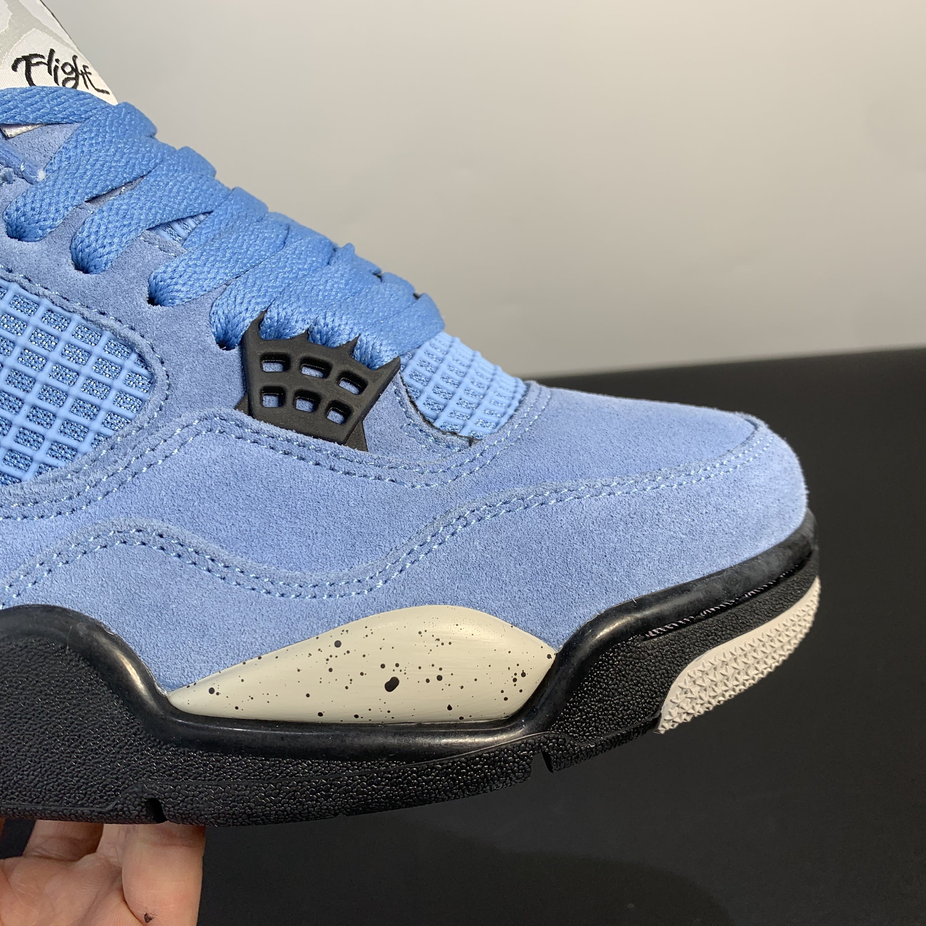 Nike Air Jordan 4 Retro "University Blue"