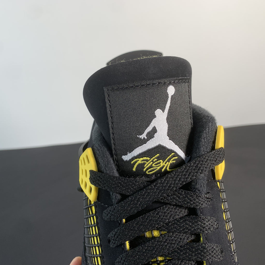 Nike Air Jordan 4 Retro "Thunder"