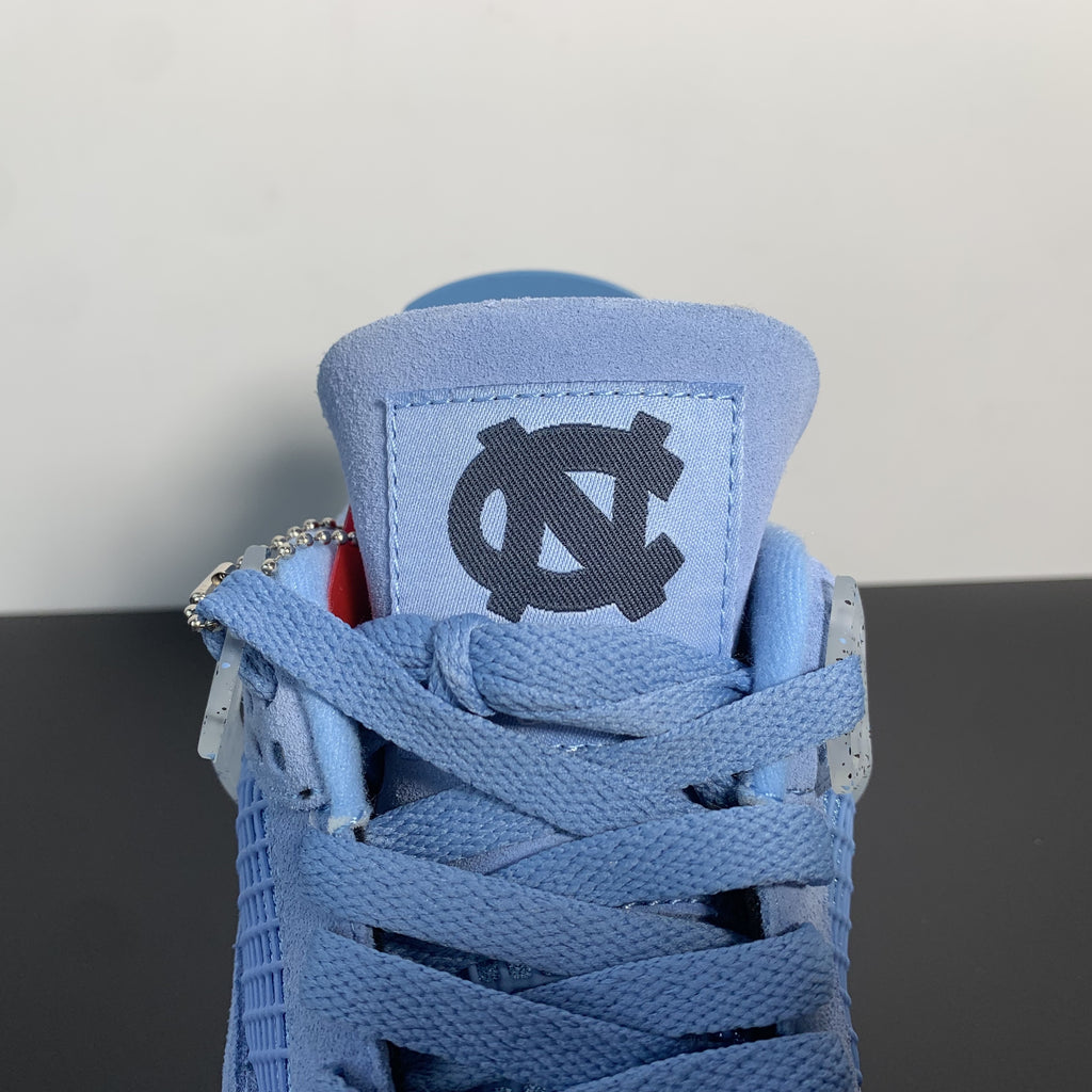 Air Jordan 4 UNC PE