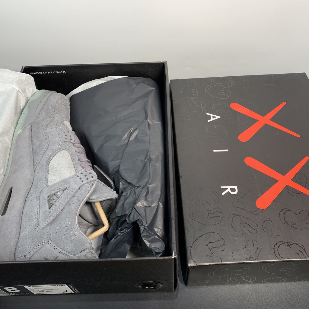 Air Jordan 4 Retro x KAWS "Cool Grey"