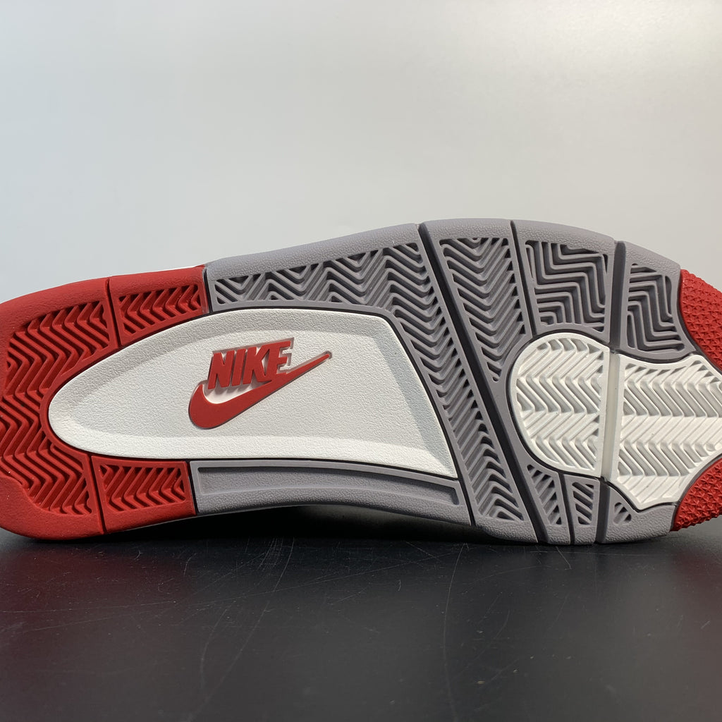 Air Jordan 4 Retro "Bred"
