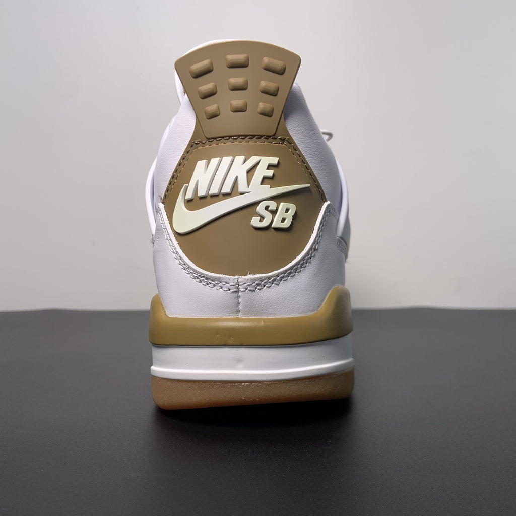 Air Jordan 4 Retro "Metallic Gold"