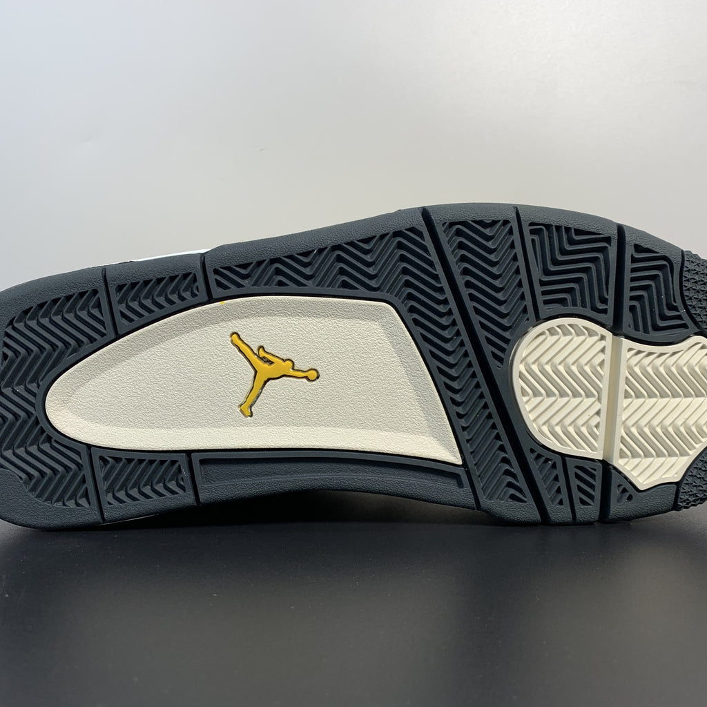 Air Jordan 4 Retro "Lightning"