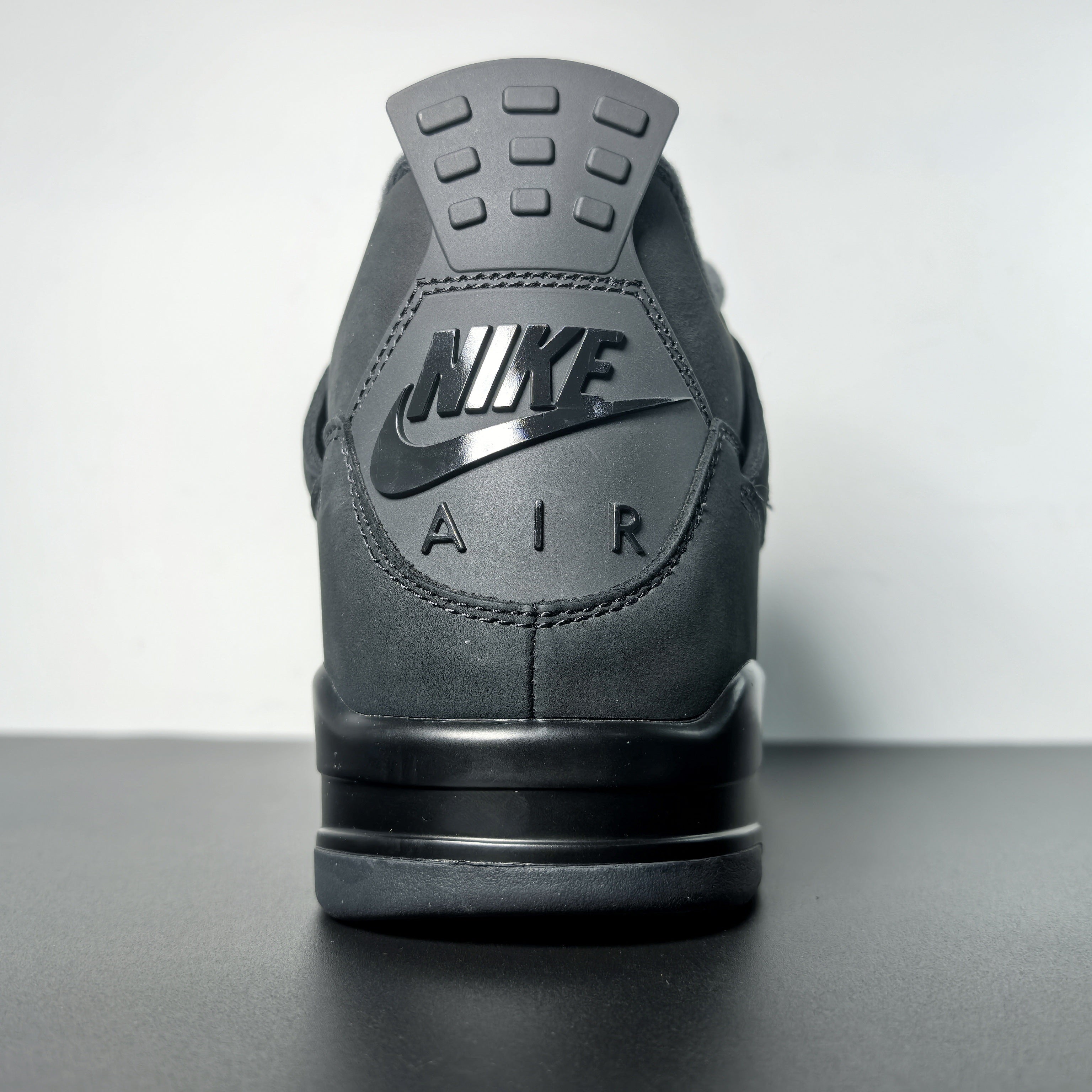 Air Jordan 4 Retro "Black Cat"