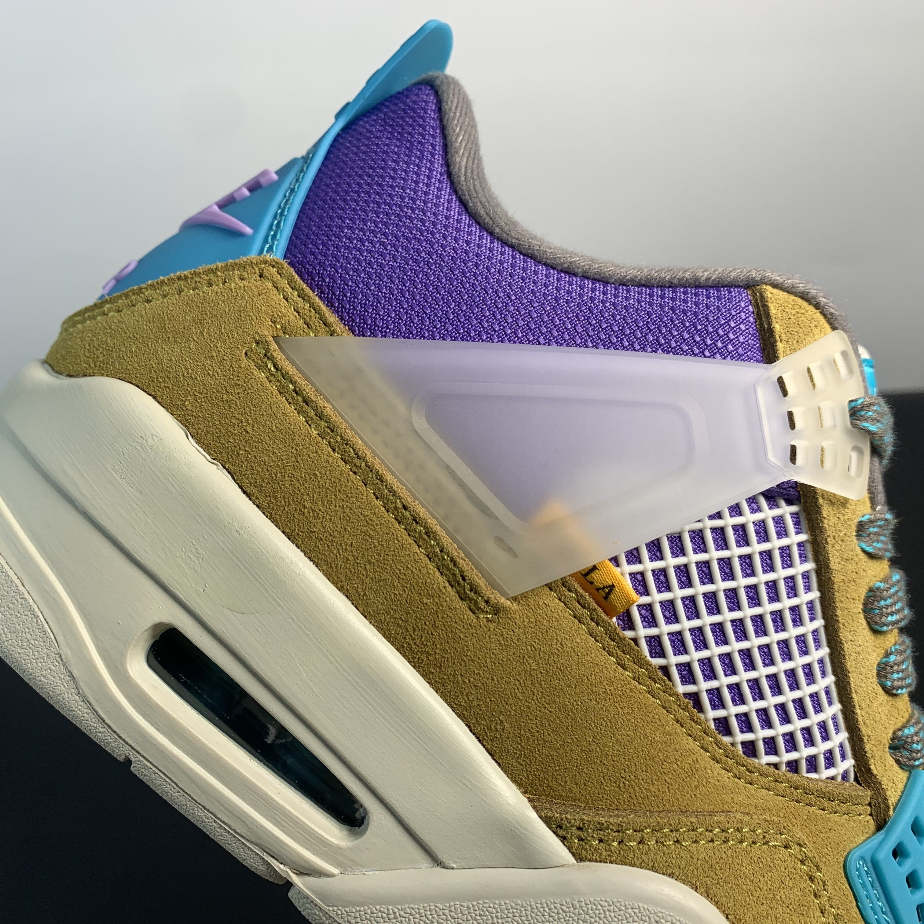 Union LA x Air Jordan 4 Retro "Desert Moss"