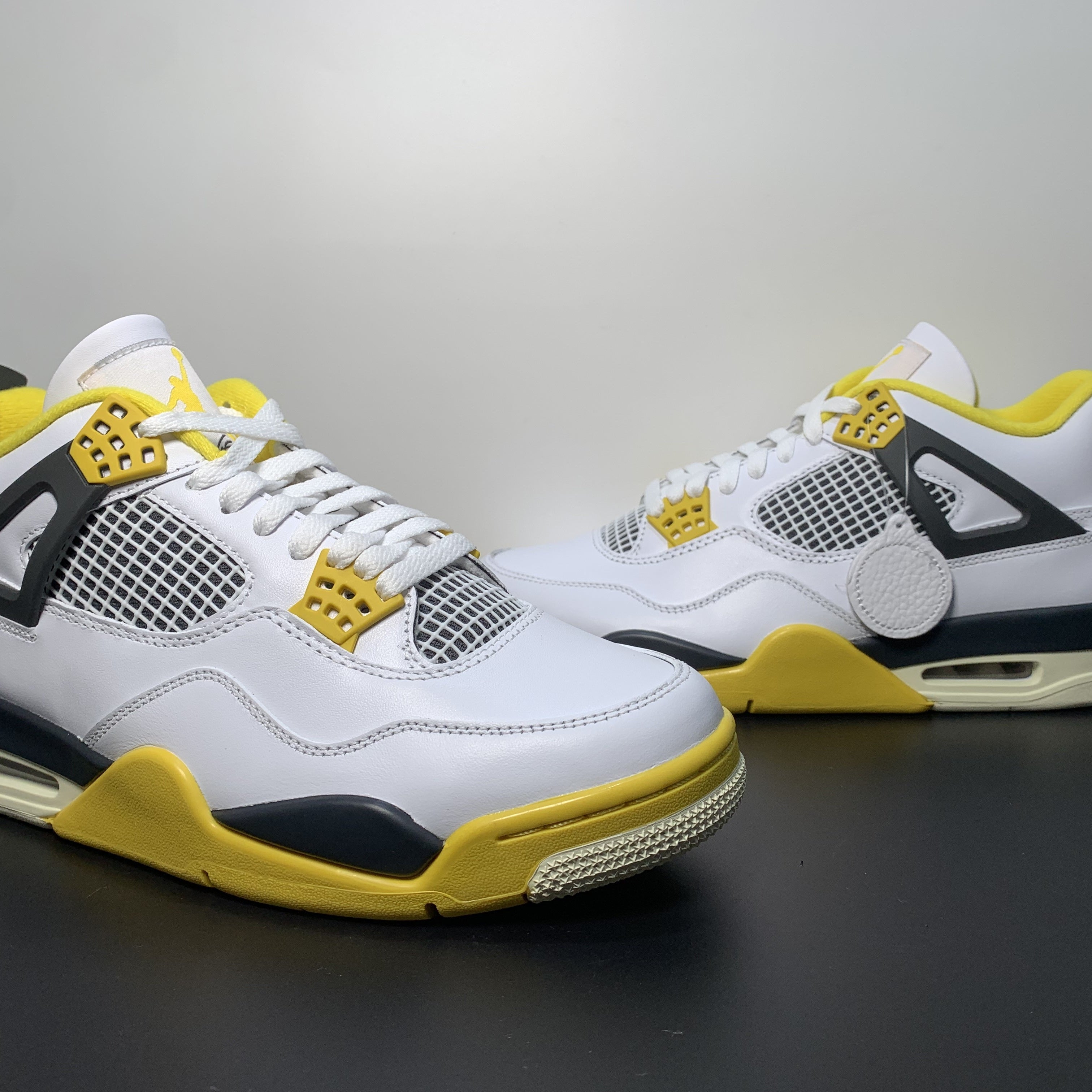 Nike Air Jordan 4 Retro 'Vivid Sulfur'